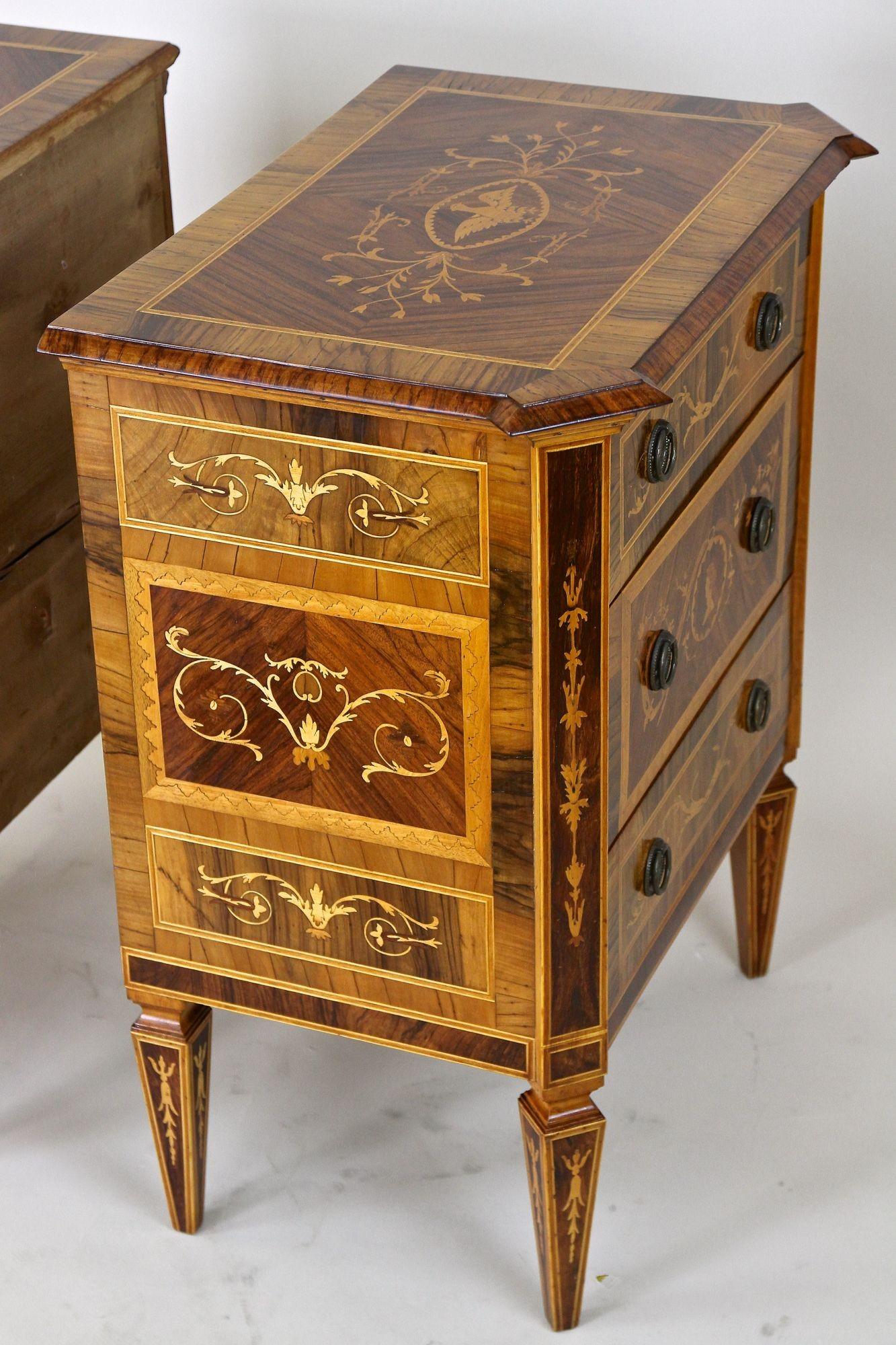 Pair of 20th Century Italian Marquetry Pillar Commodes / Side Tables, Ca. 1930 8