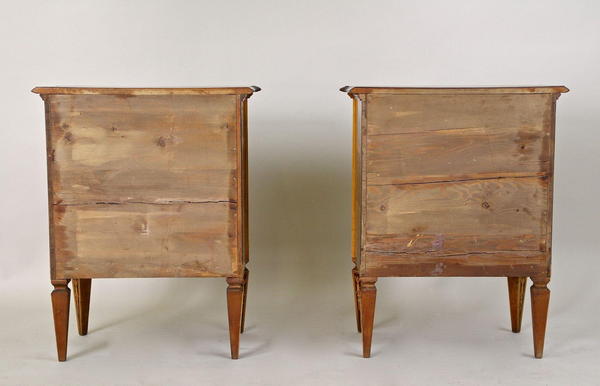 Pair of 20th Century Italian Marquetry Pillar Commodes / Side Tables, Ca. 1930 10