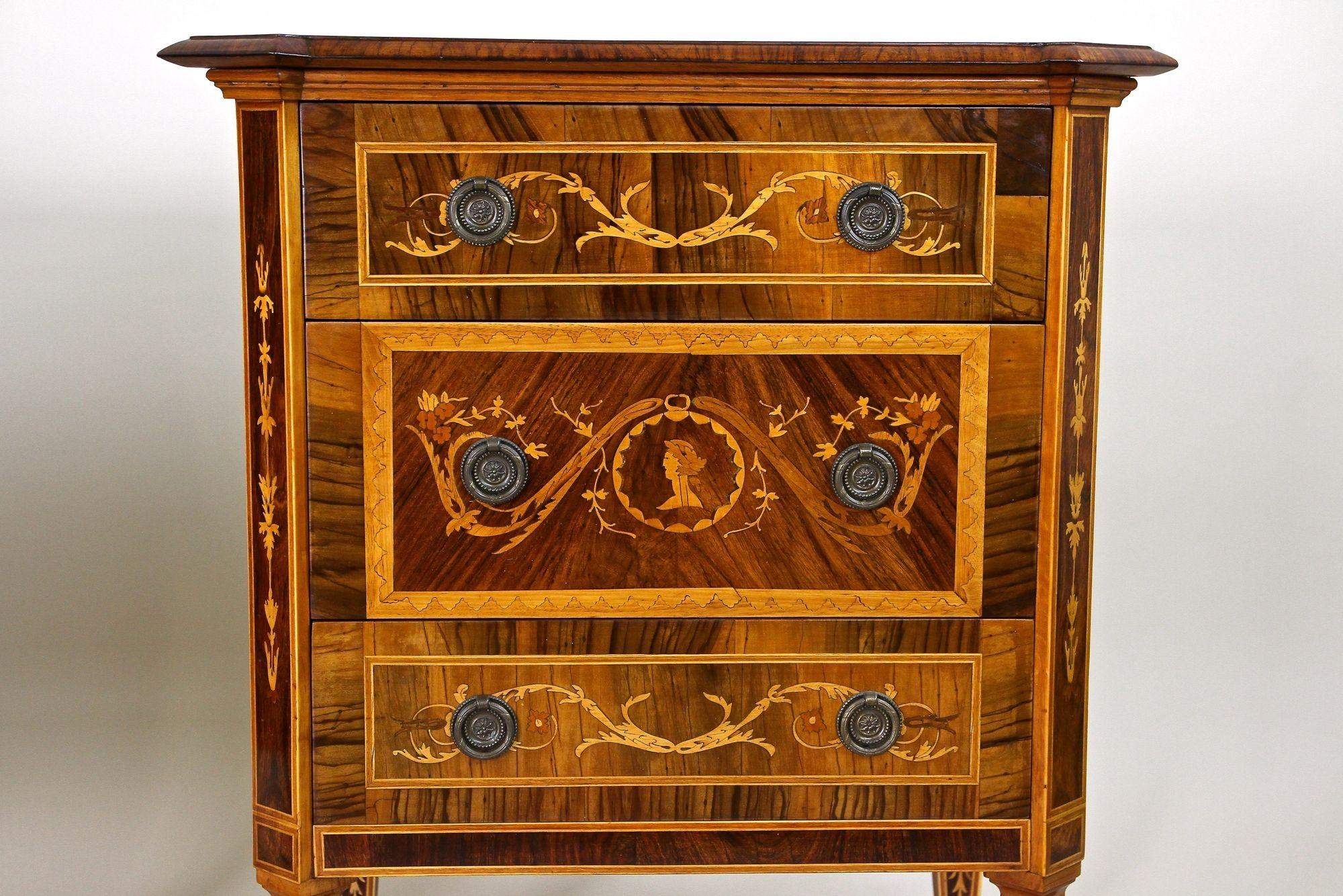 Pair of 20th Century Italian Marquetry Pillar Commodes / Side Tables, Ca. 1930 1
