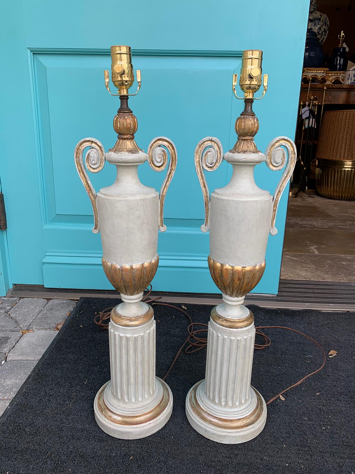 Pair of 20th century Italian neoclassical carved wood urns as lamps with custom finish
Measures: 6.75