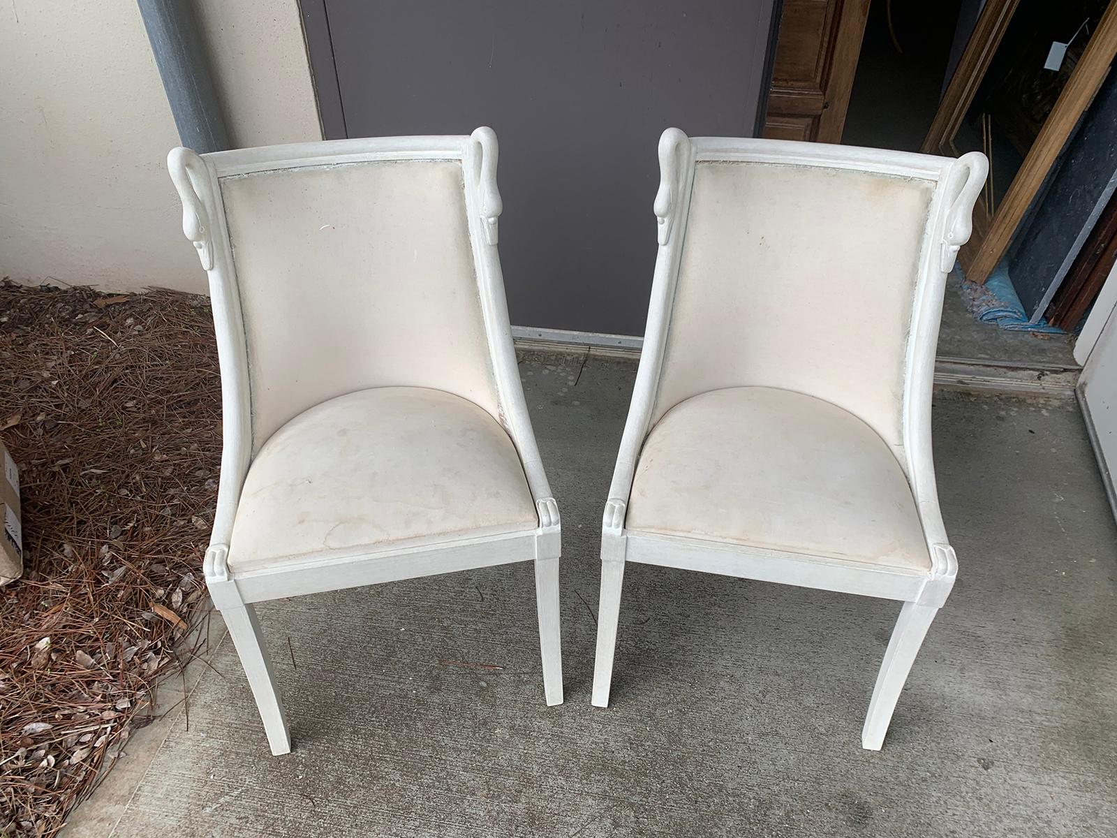 Pair of 20th Century Italian Neoclassical Gondola Painted Chairs with Swan Motif 10