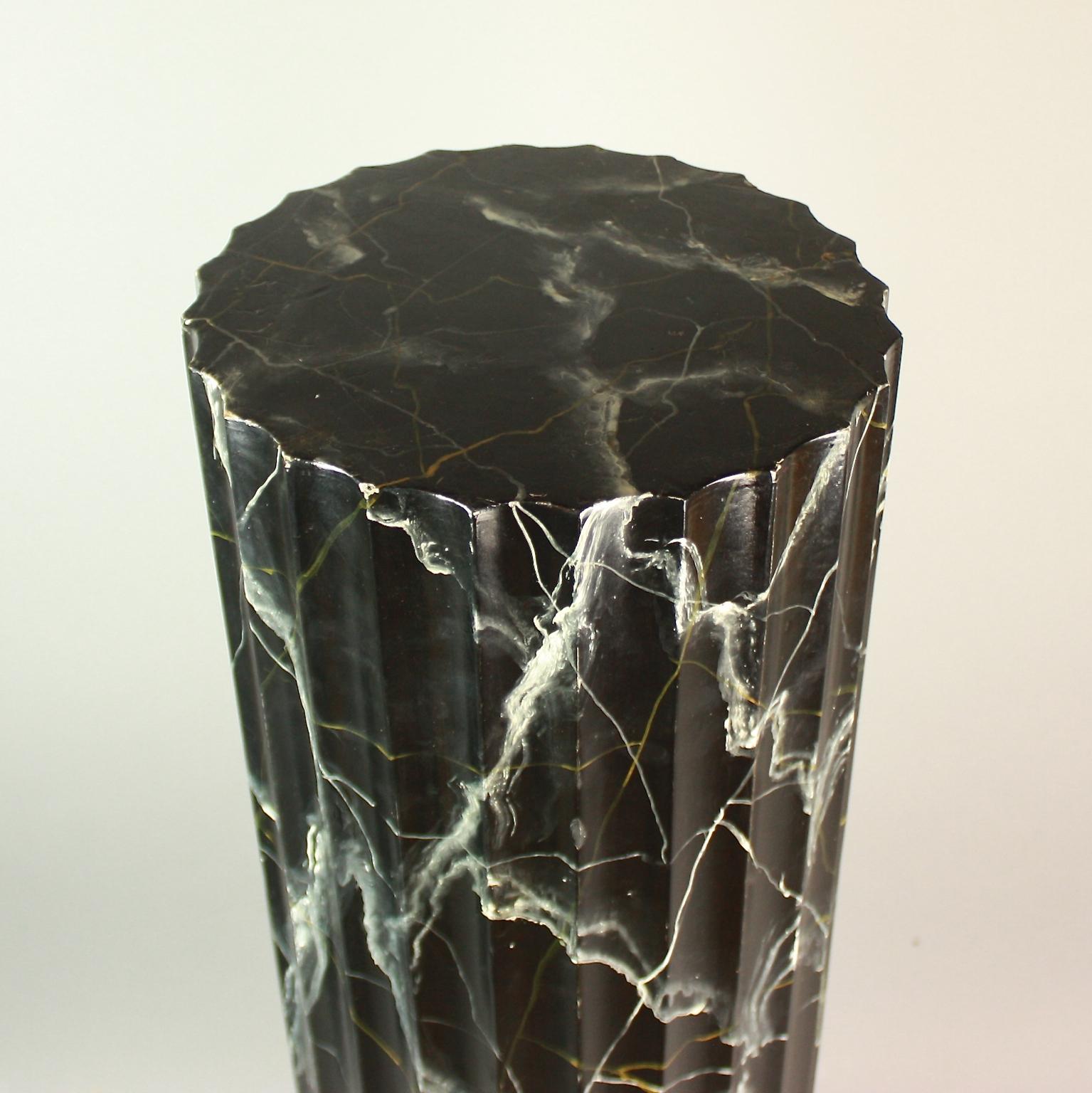 Pair of 20th Century Italian Painted Black Faux Marble Ionic Columns/Pedestals In Good Condition In Berlin, DE