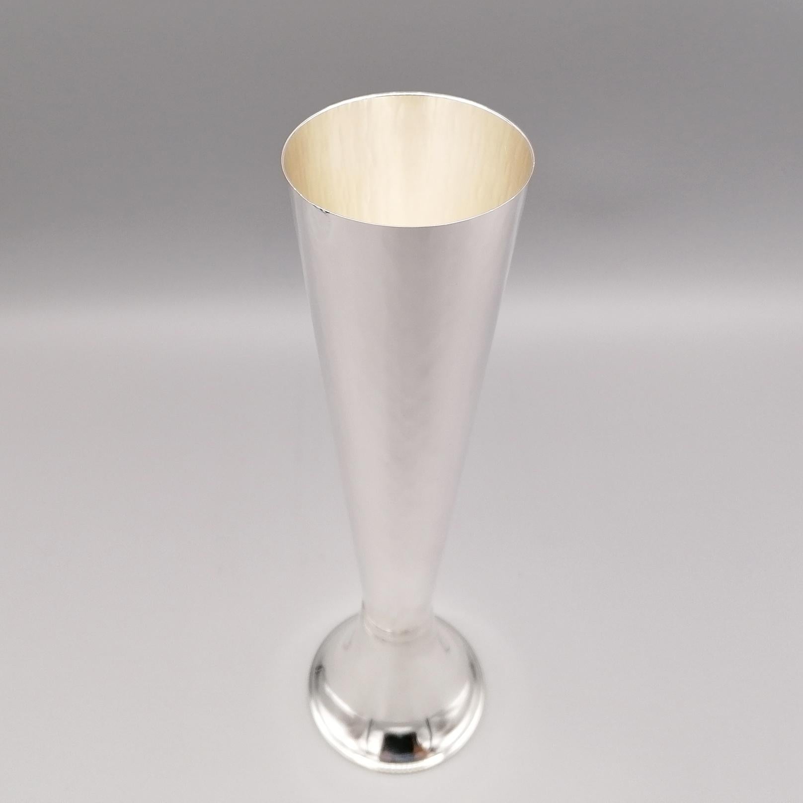 Paar italienische Sterlingsilber-Champagnerflöten-Vasen-Kandelaber des 20. Jahrhunderts im Angebot 1