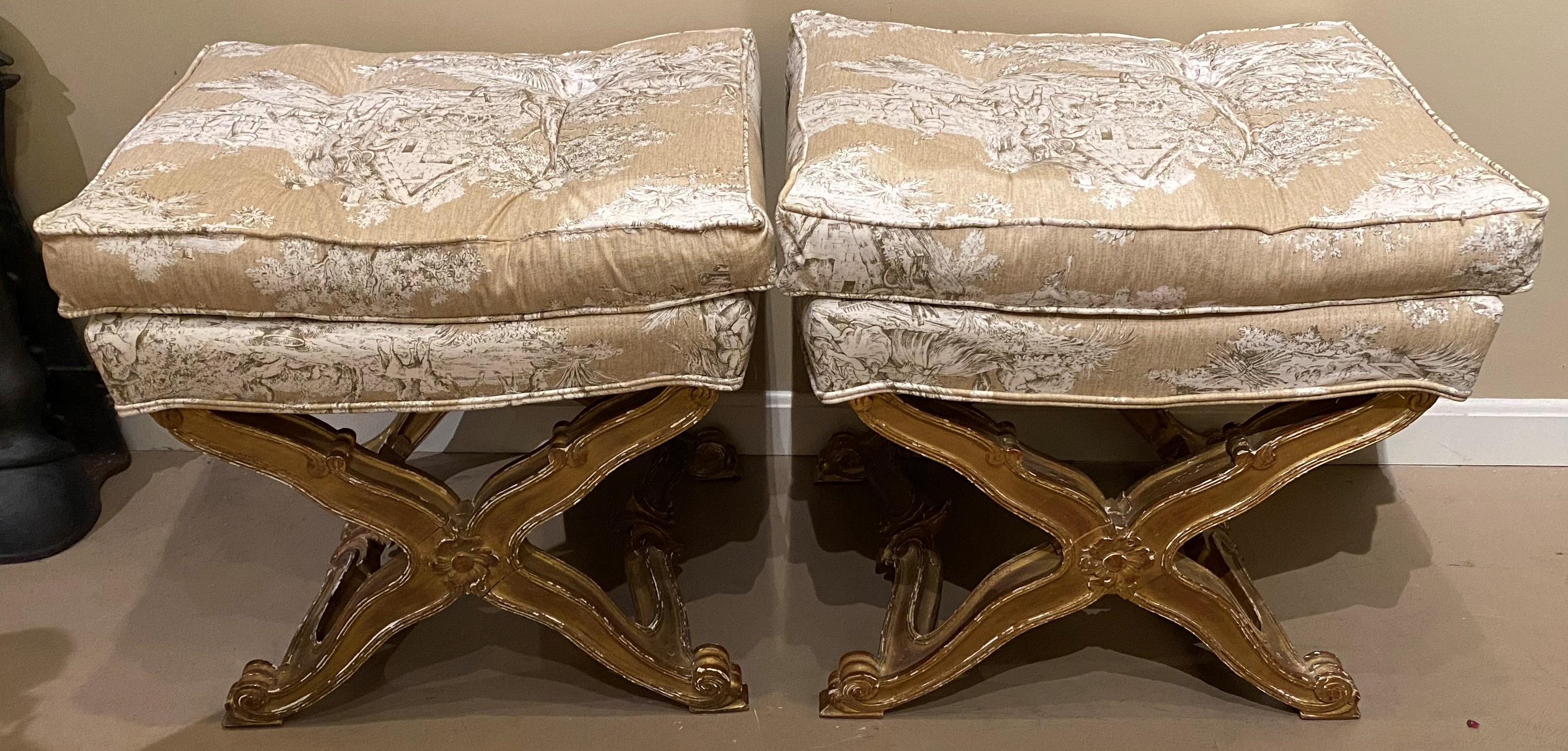 Pair of 20th Century Italian Style Giltwood Upholstered Ottomans In Good Condition In Milford, NH