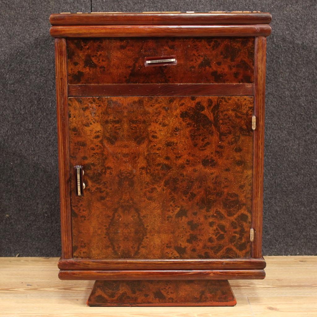 Paire de tables de chevet italiennes du 20e siècle en bois avec plateau en marbre, années 1950 en vente 4