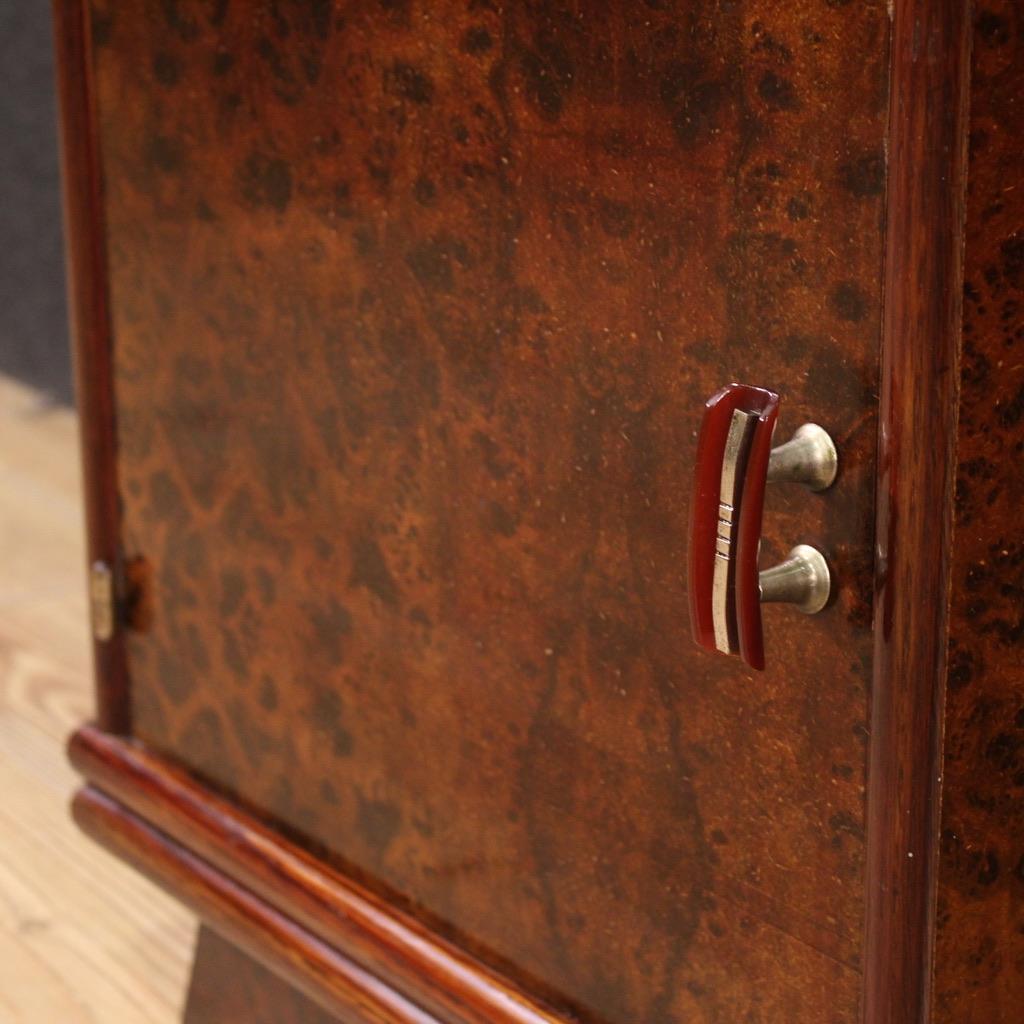 Paire de tables de chevet italiennes du 20e siècle en bois avec plateau en marbre, années 1950 en vente 5
