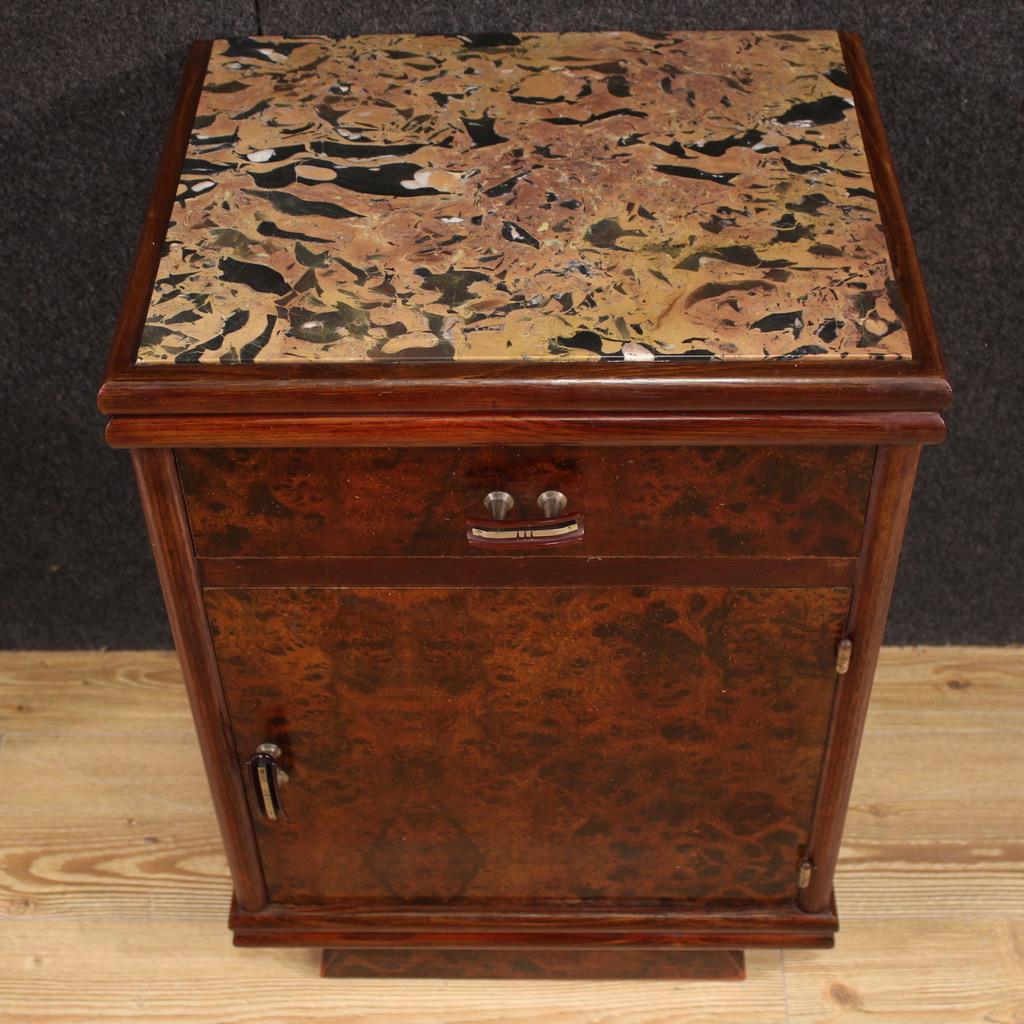 Paire de tables de chevet italiennes du 20e siècle en bois avec plateau en marbre, années 1950 en vente 6