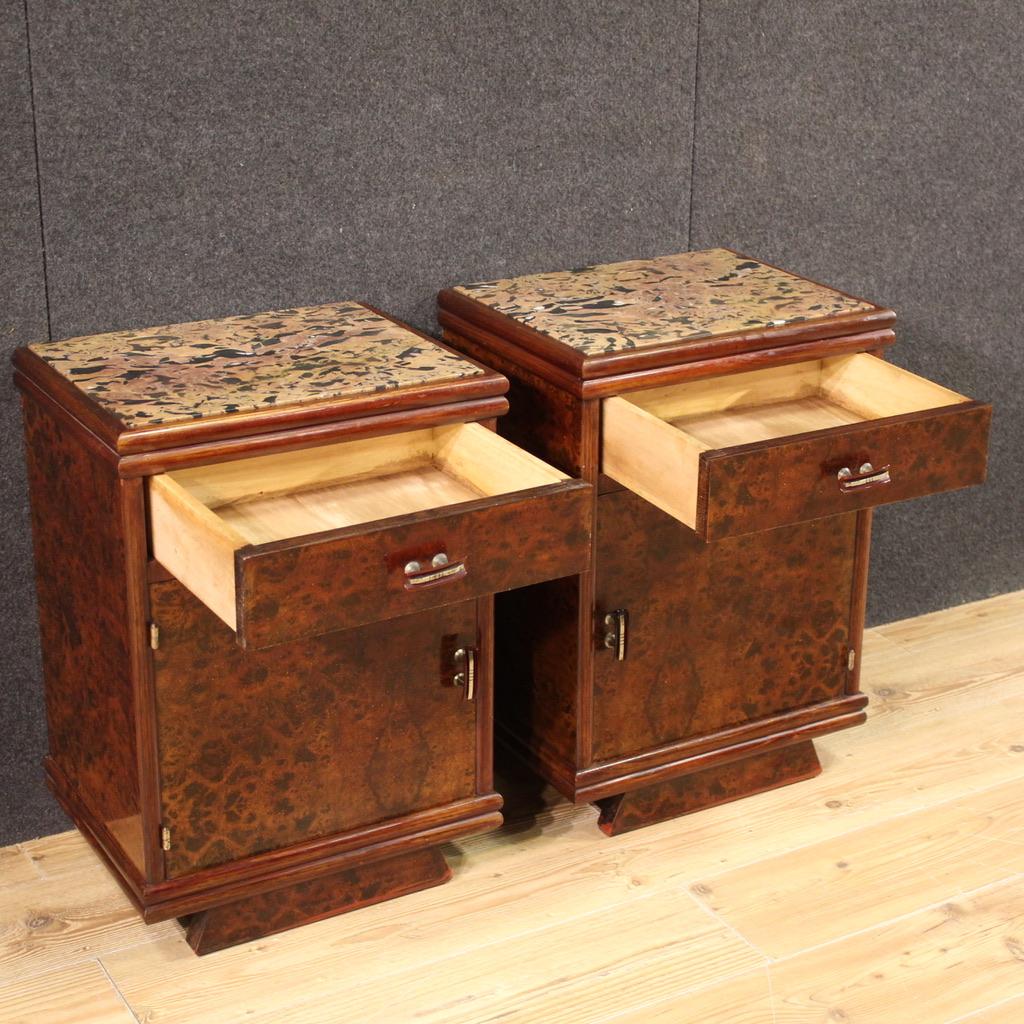 Paire de tables de chevet italiennes du 20e siècle en bois avec plateau en marbre, années 1950 Bon état - En vente à Vicoforte, Piedmont