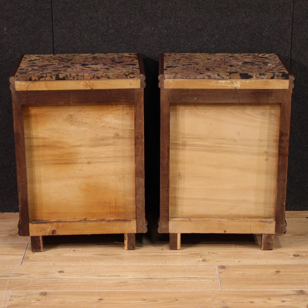 Paire de tables de chevet italiennes du 20e siècle en bois avec plateau en marbre, années 1950 en vente 1