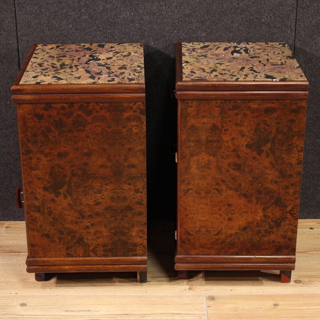 Paire de tables de chevet italiennes du 20e siècle en bois avec plateau en marbre, années 1950 en vente 2