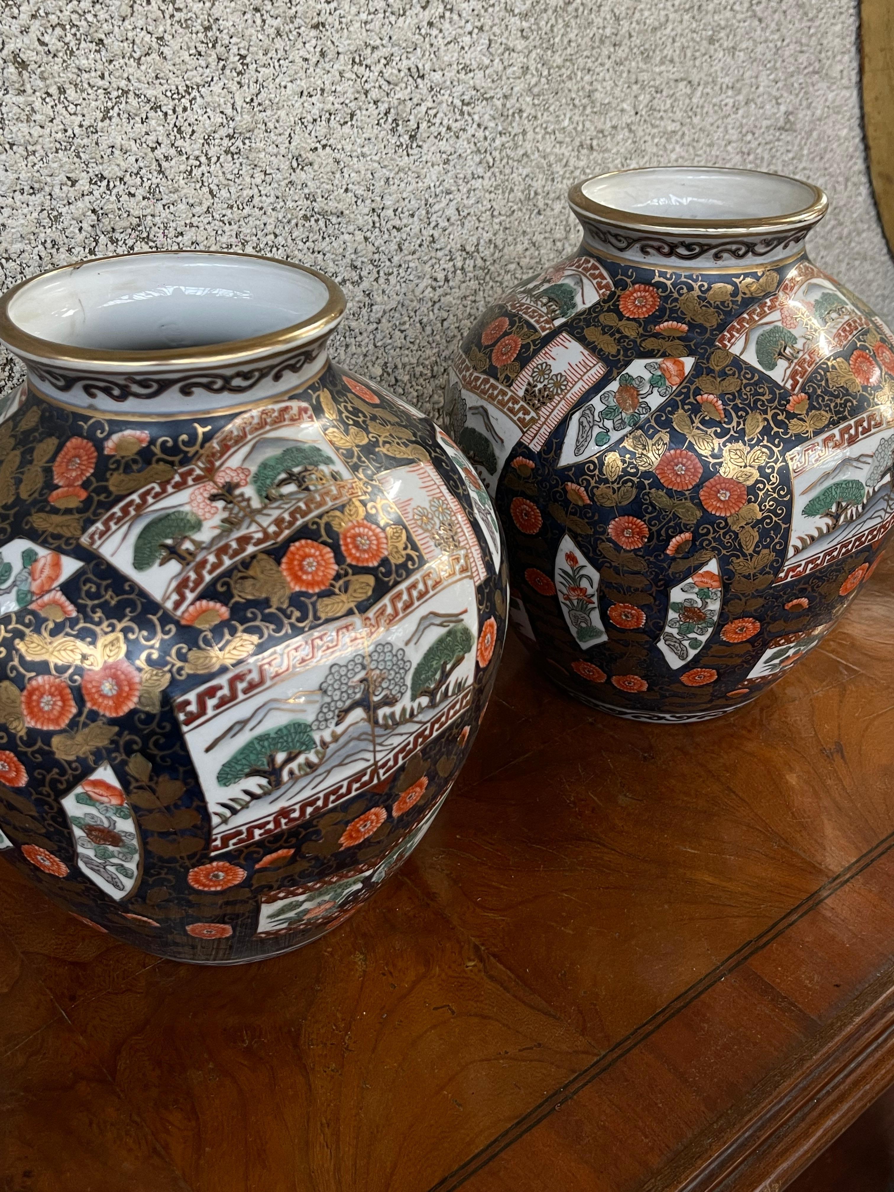 Paire de vases japonais Amari du 20e siècle en vente 4