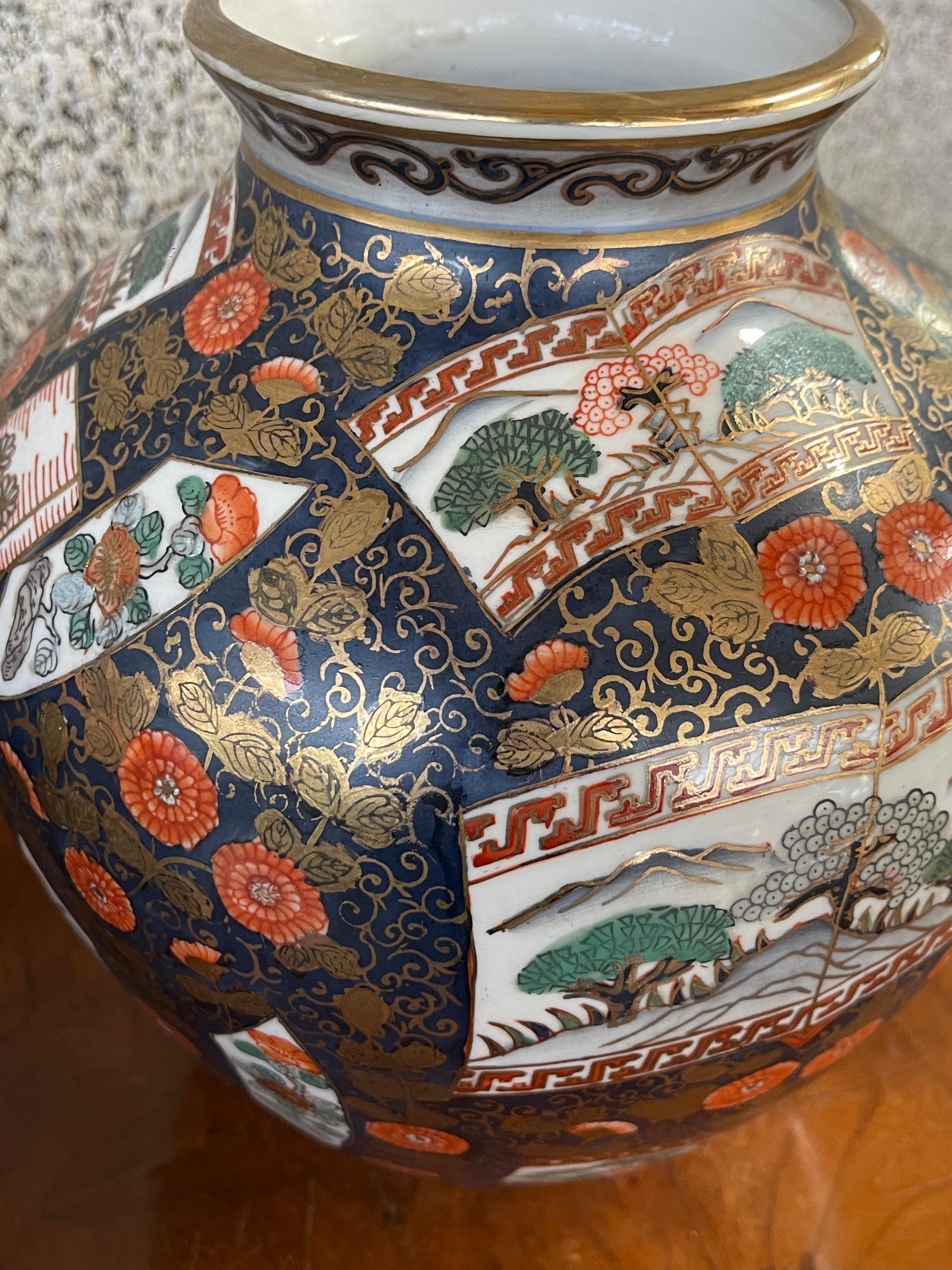 Paire de vases japonais Amari du 20e siècle en vente 2