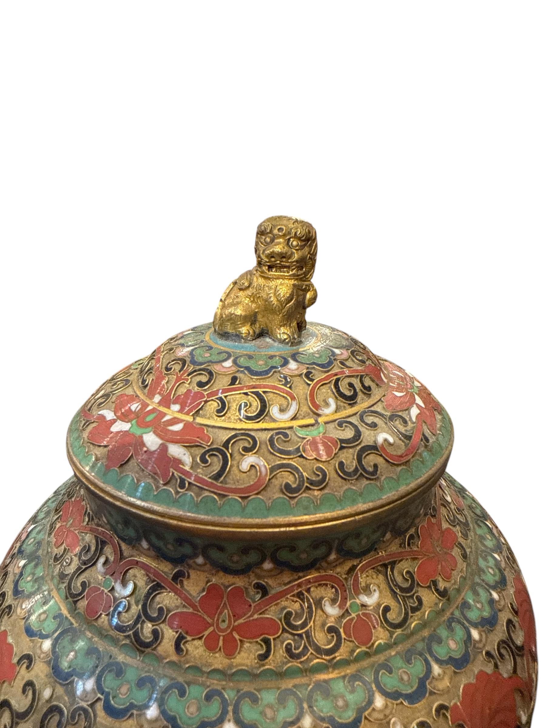Pair of 20Th Century Japanese Cloisonné Lidded Jar In Excellent Condition In Pasadena, CA