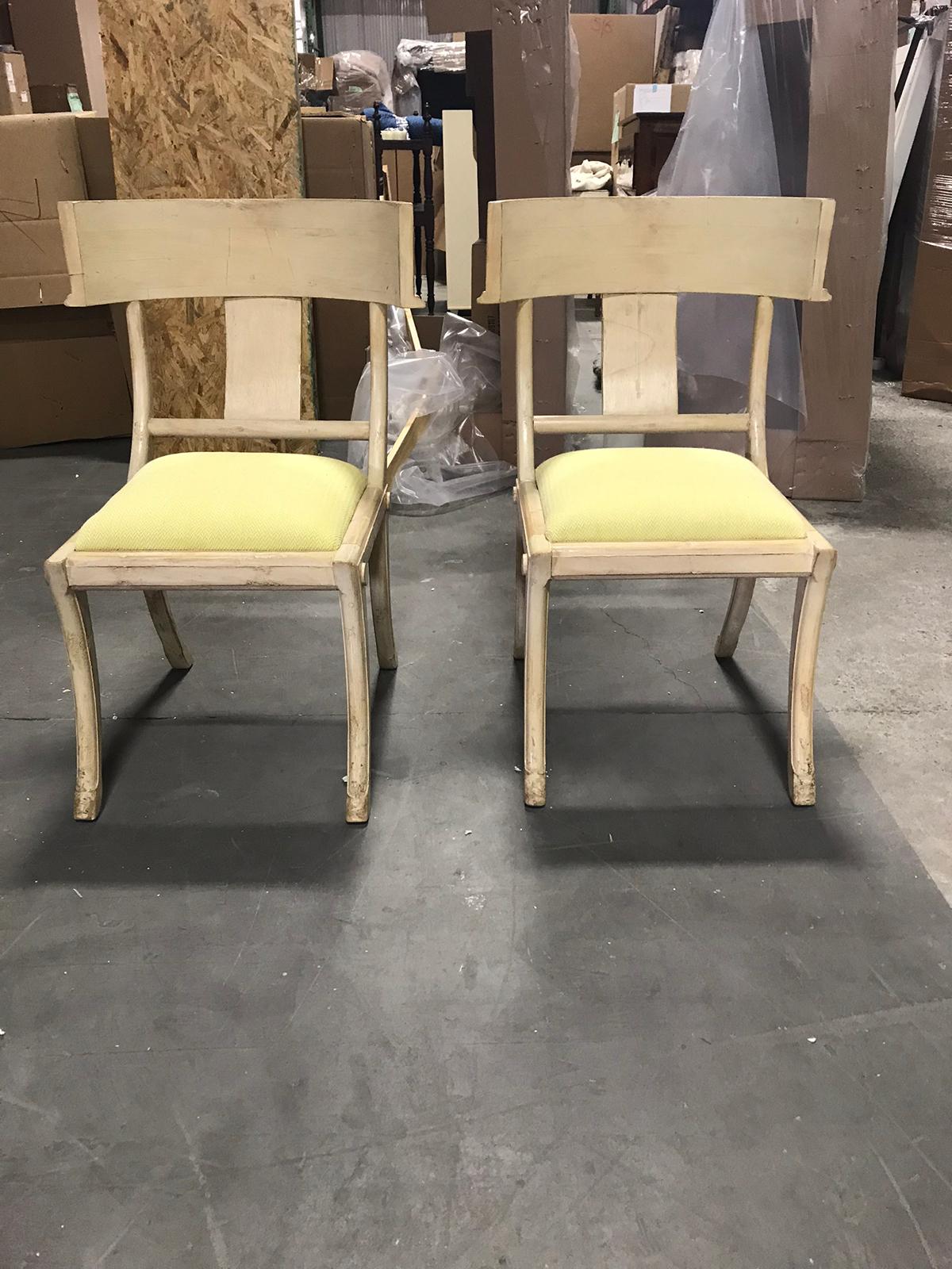 Pair of 20th Century Klismos Side Chairs, in the Style of T.H. Robsjohn-Gibbings In Good Condition In Atlanta, GA