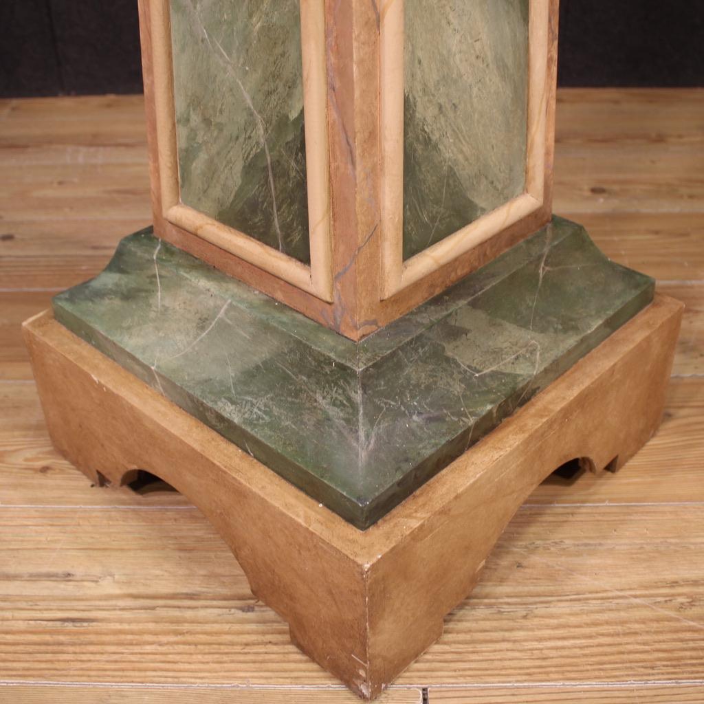 Pair of 20th Century Lacquered Faux Marble Italian Columns, 1970 in vendita 5