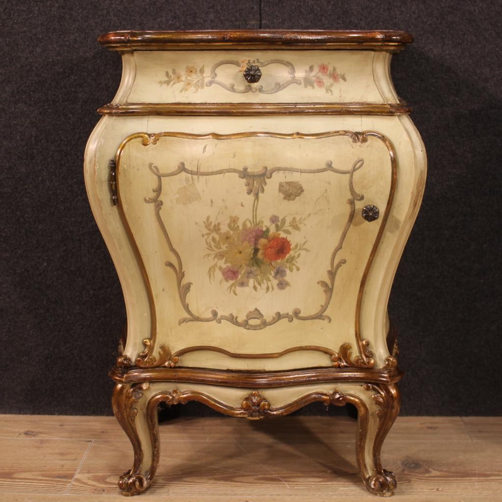 Pair of 20th Century Lacquered Painted and Giltwood Venetian Bedside Tables 1