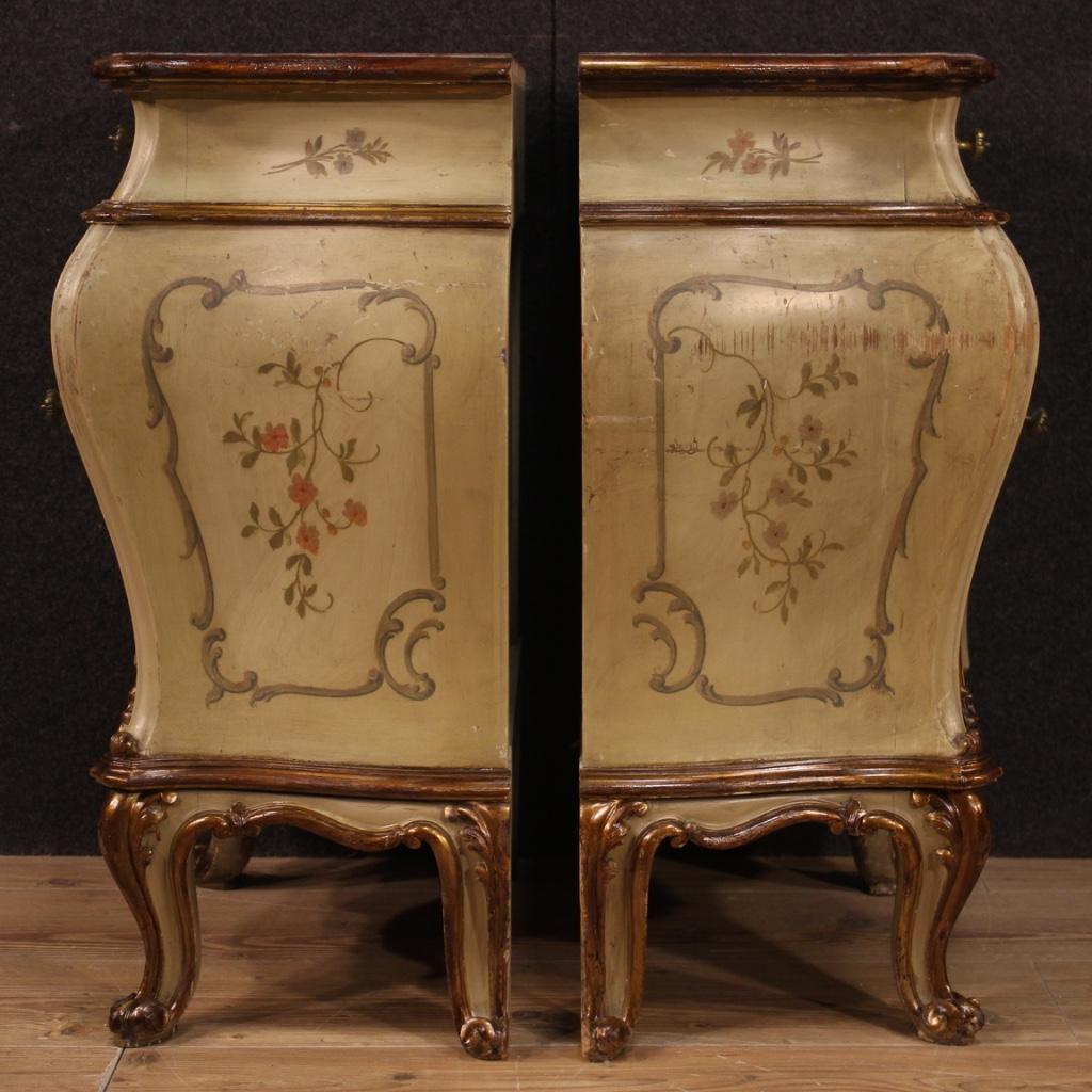 Pair of 20th Century Lacquered Painted and Giltwood Venetian Bedside Tables 3
