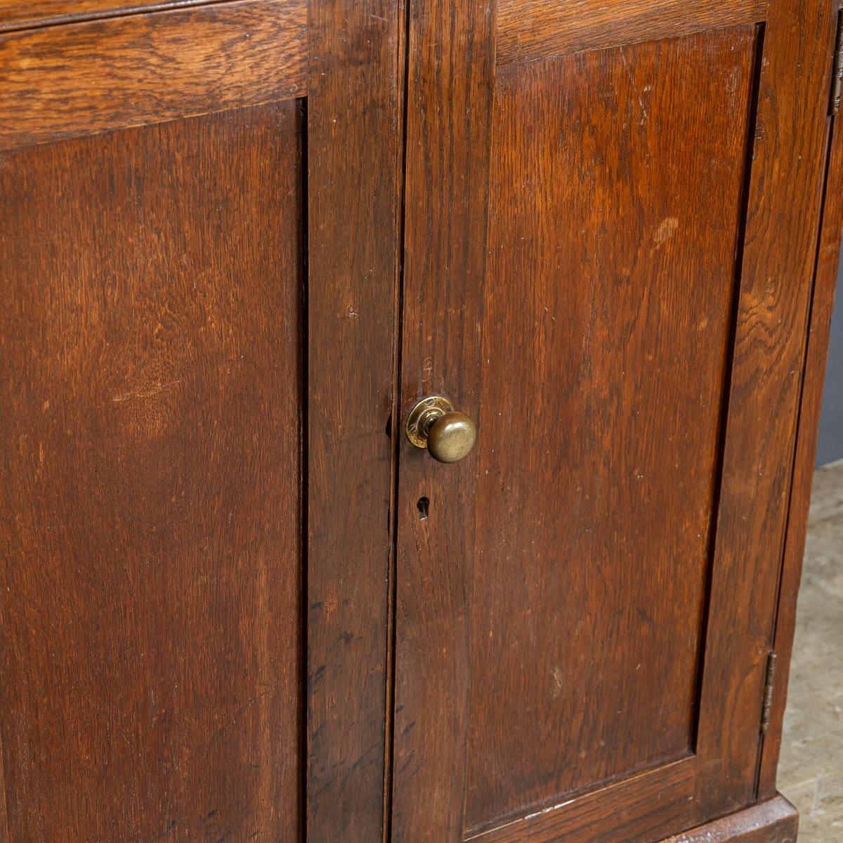 Pair Of 20th Century Large Victorian Oak Bookcase c.1900 For Sale 14