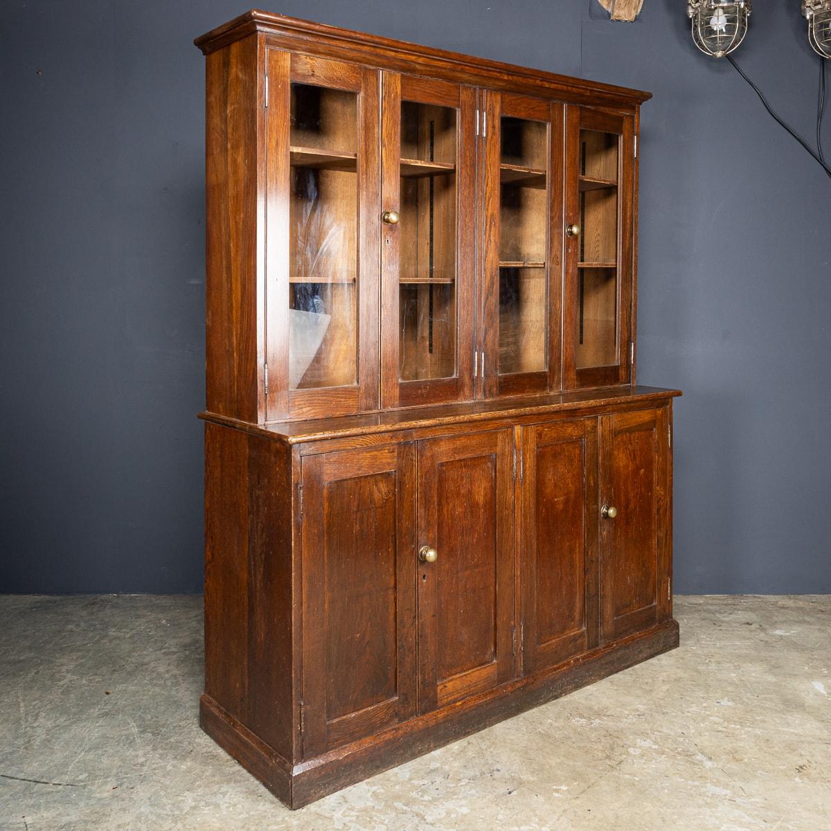Other Pair Of 20th Century Large Victorian Oak Bookcase c.1900 For Sale