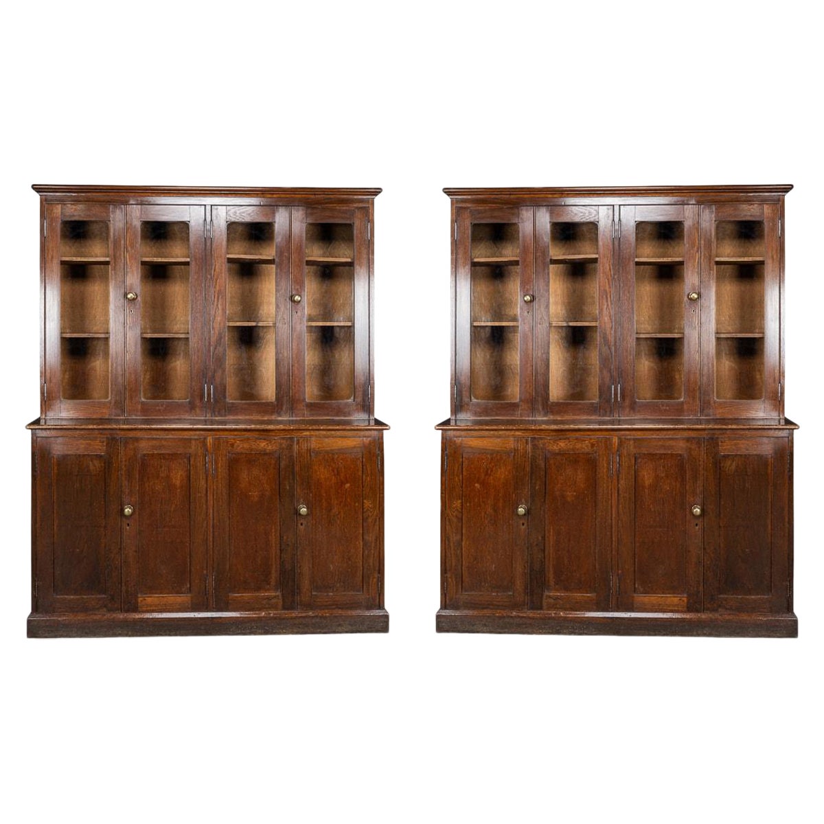 Coppia di grandi librerie vittoriane del XX secolo in Oak C.C.