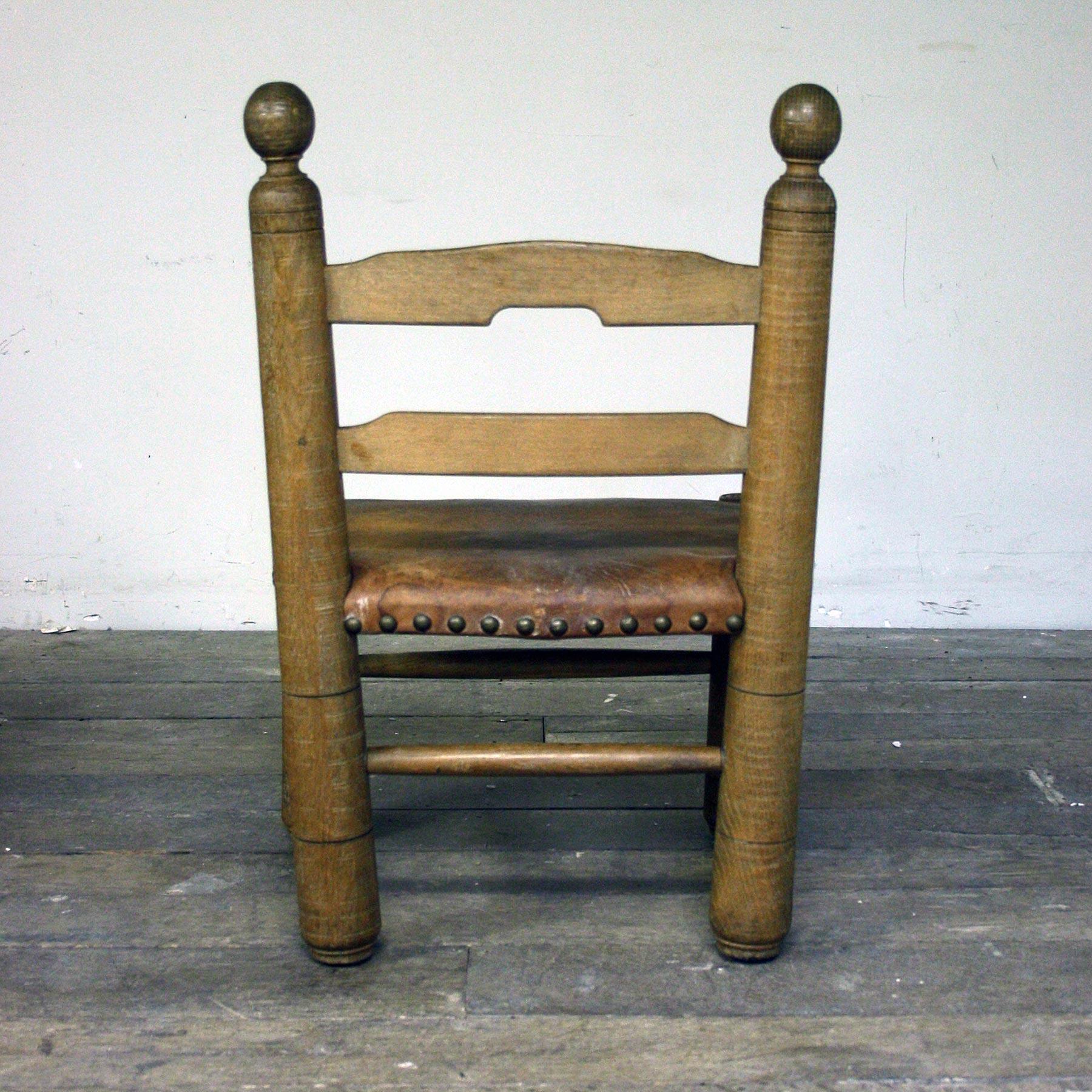 Paire de chaises en cuir du 20ème siècle ATTR. à Charles Dudouyt en vente 11