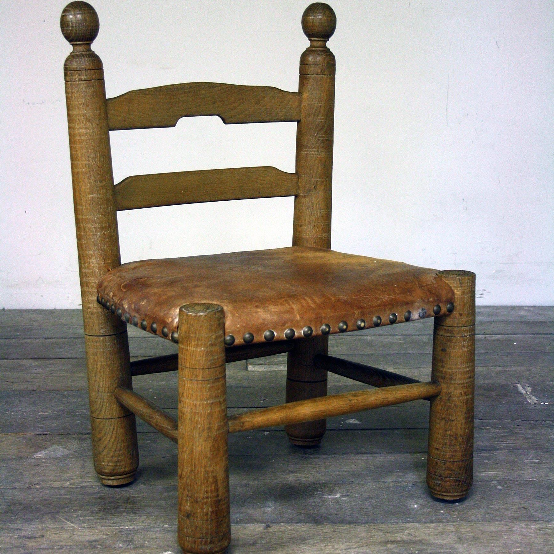 Paire de chaises en cuir du 20ème siècle ATTR. à Charles Dudouyt en vente 12