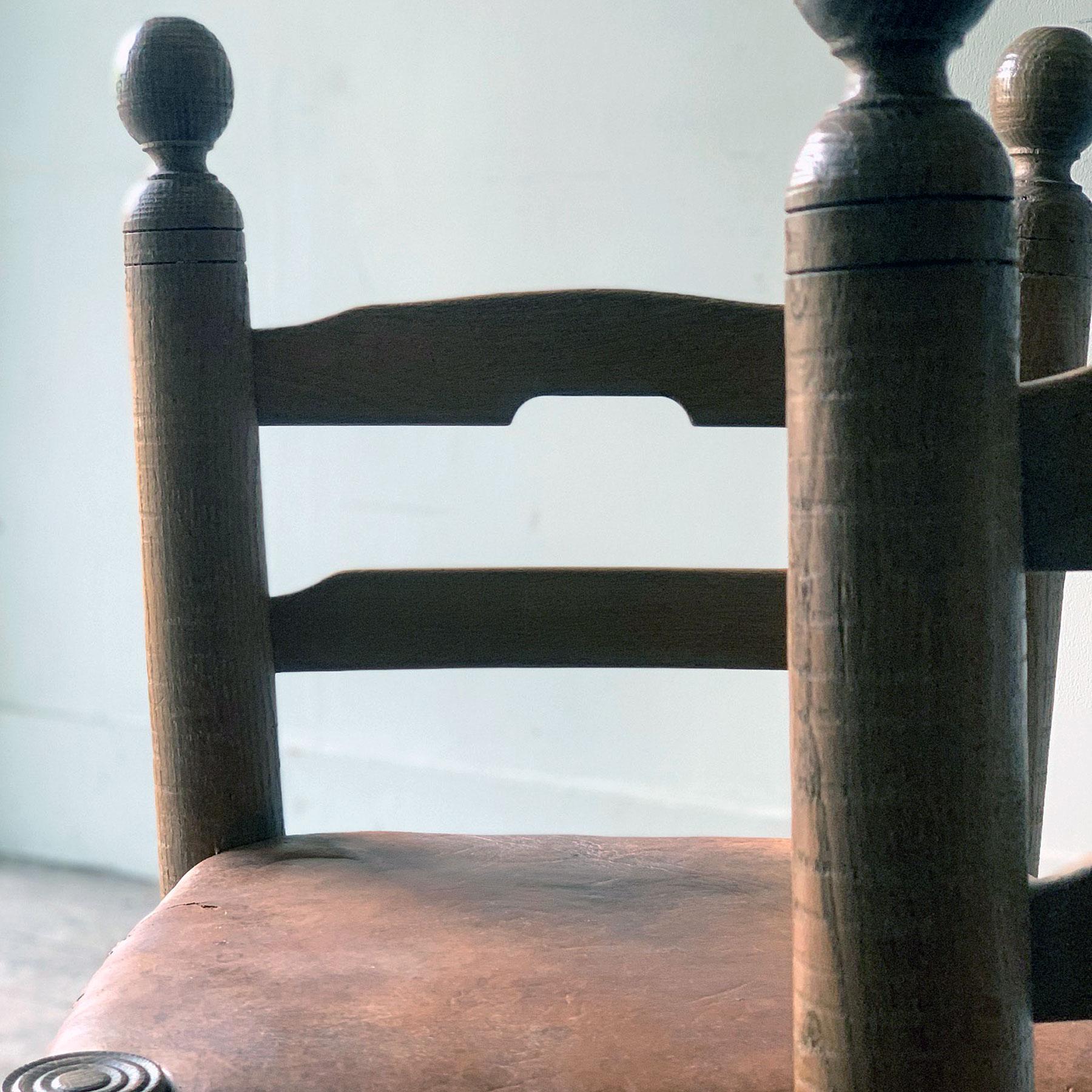 20ième siècle Paire de chaises en cuir du 20ème siècle ATTR. à Charles Dudouyt en vente