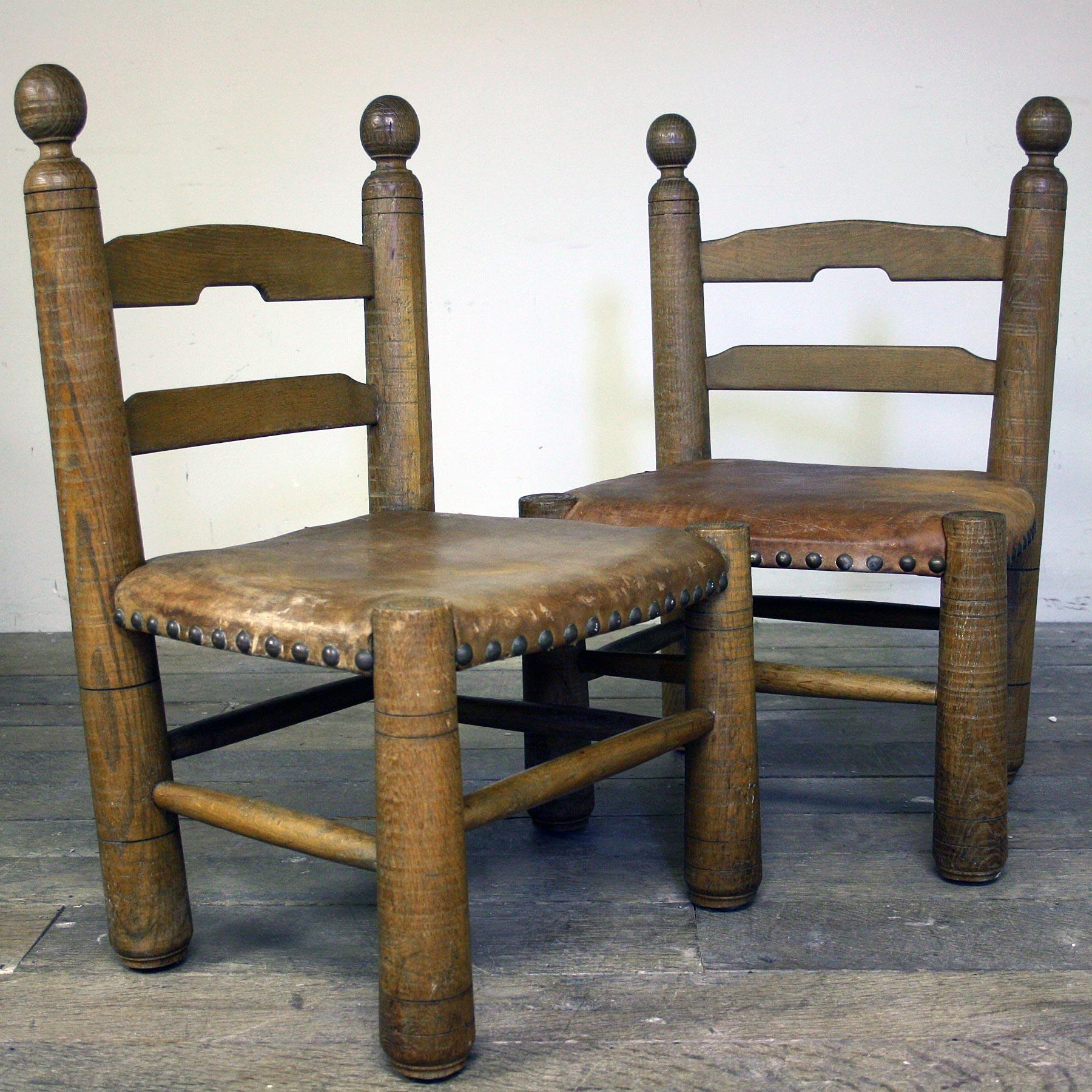 Paire de chaises en cuir du 20ème siècle ATTR. à Charles Dudouyt en vente 3