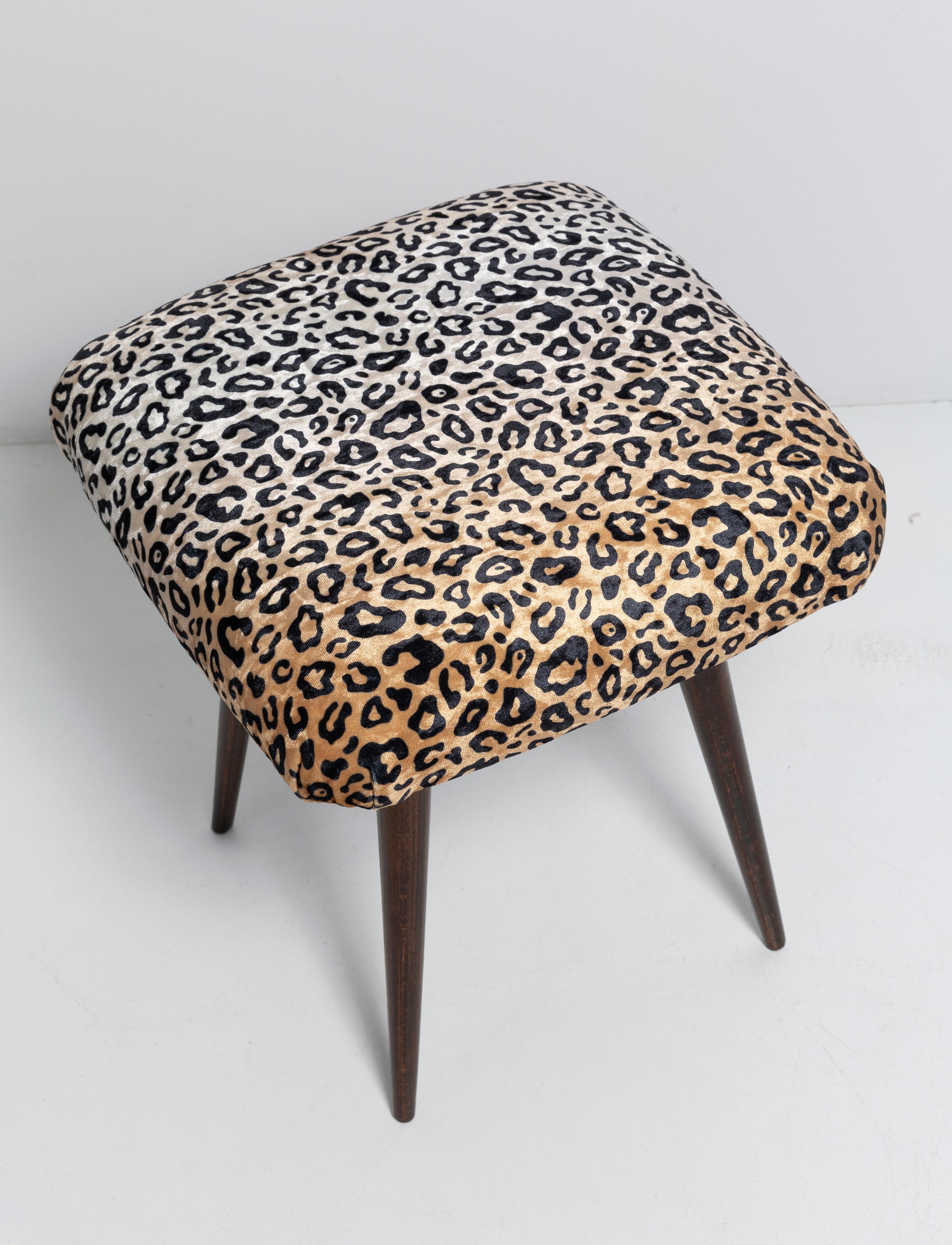 Hand-Crafted Pair of 20th Century Leopard Velvet Vintage Stools, Europe, 1960s For Sale