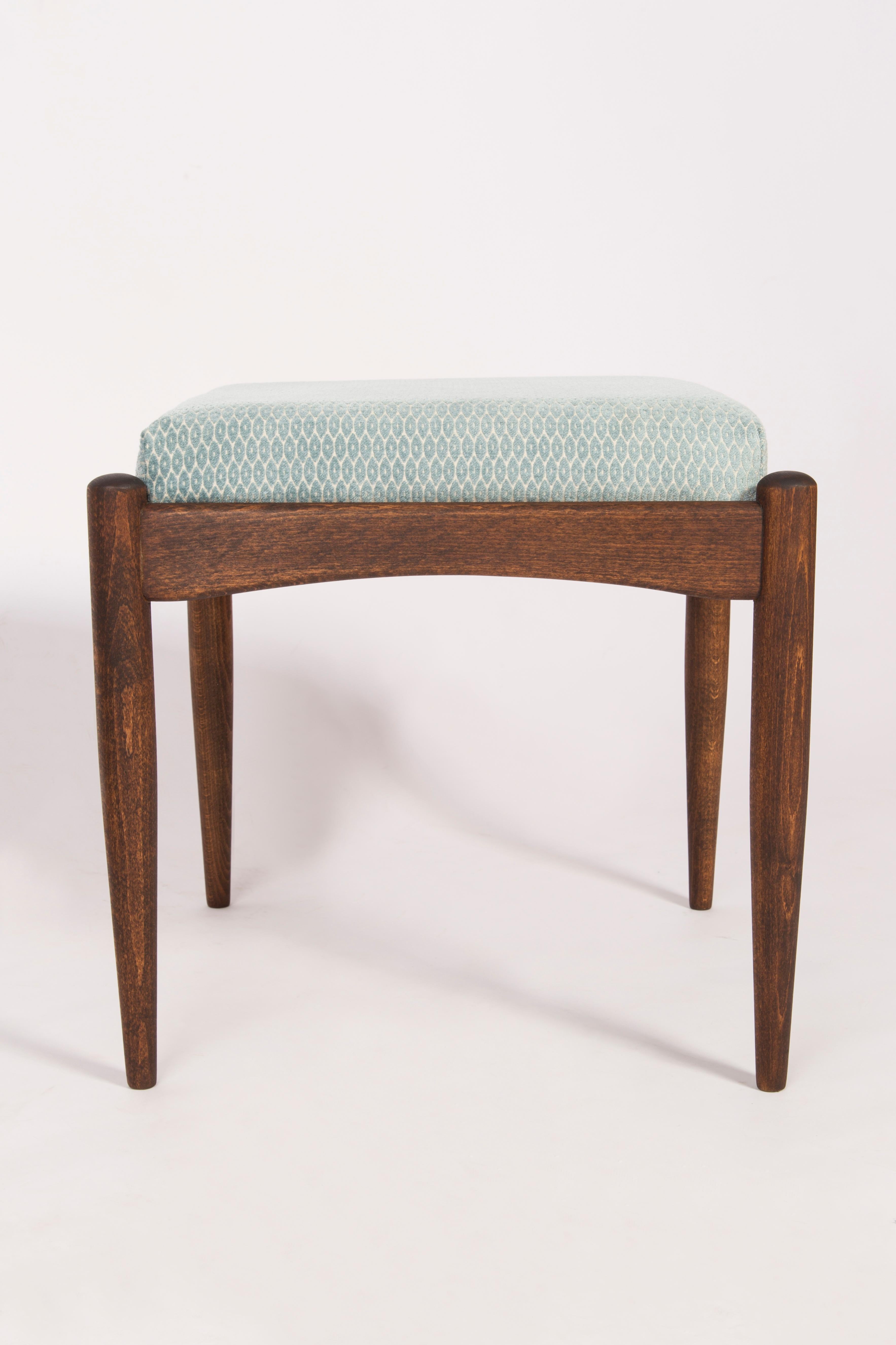 Paire de tabourets en velours bleu clair à motifs du XXe siècle, années 1960 en vente 2