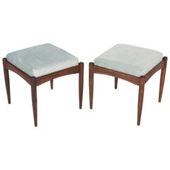 Paire de tabourets en velours bleu clair à motifs du XXe siècle, années 1960