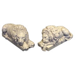 Pair of 20th Century Lion Sculptures – Majestic Marble Design