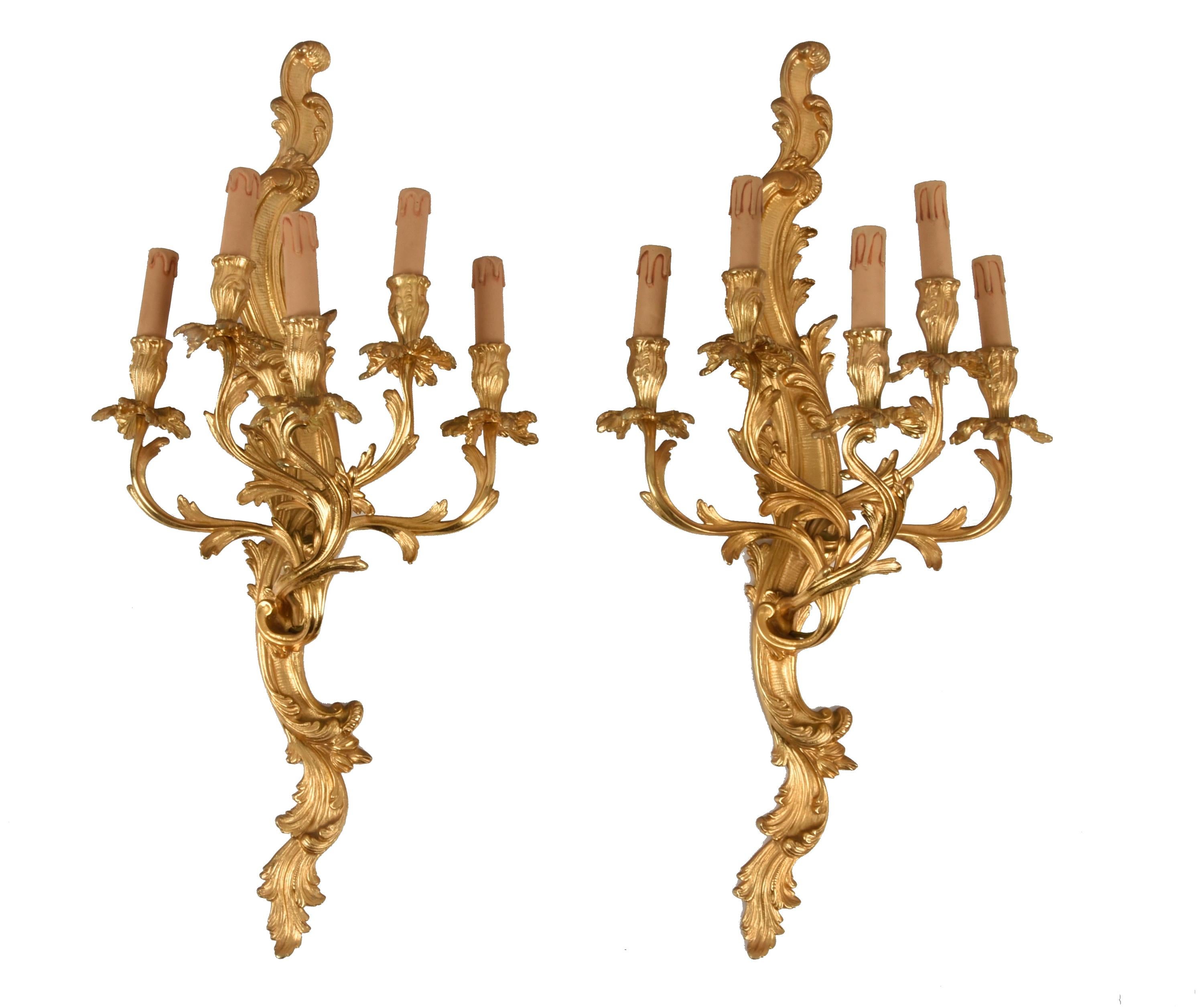 Brass Pair of 20th Century Louis XV Style Gilded Bronze Ormolu French Wall Lights For Sale
