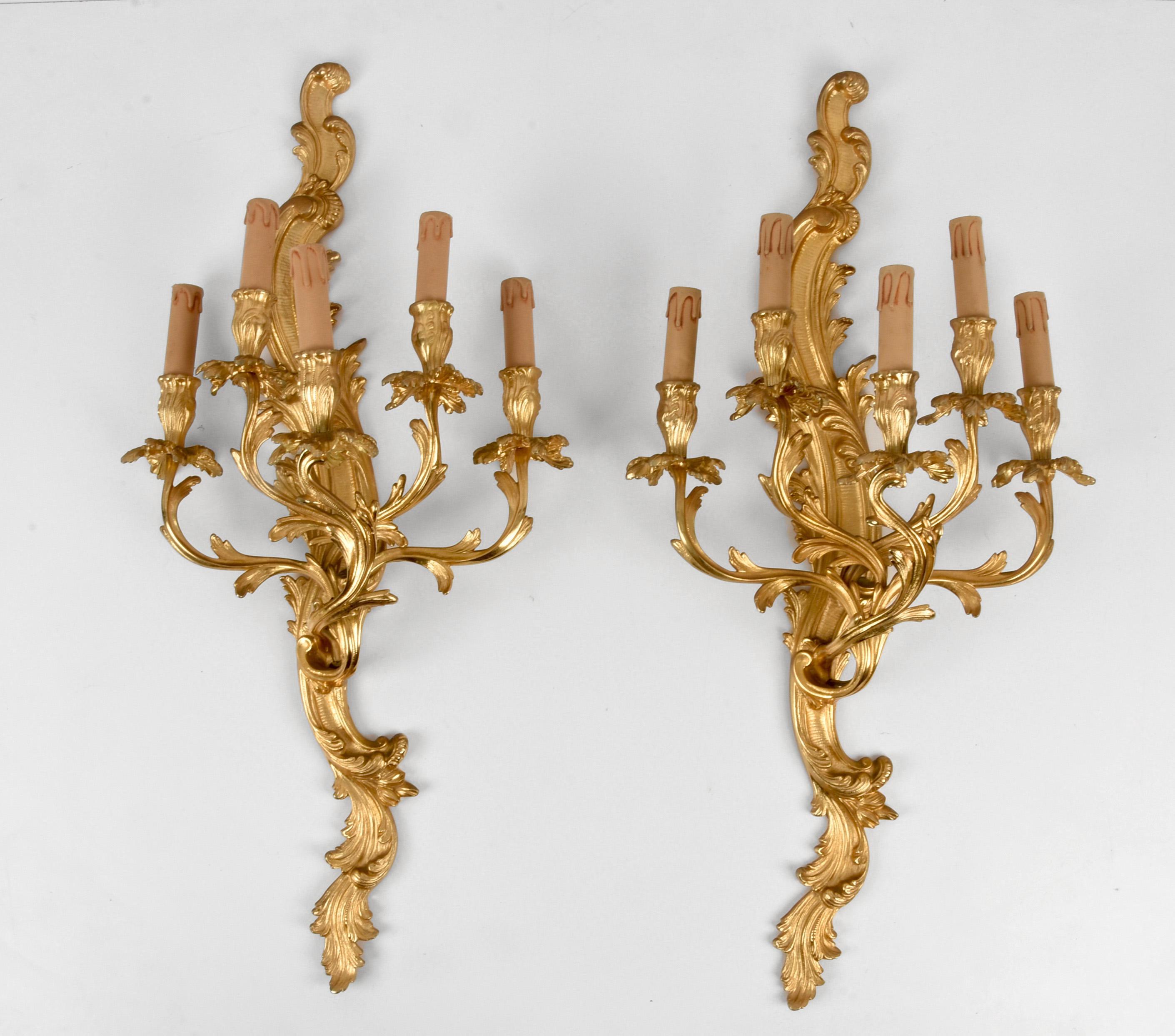 Pair of 20th Century Louis XV Style Gilded Bronze Ormolu French Wall Lights For Sale 1