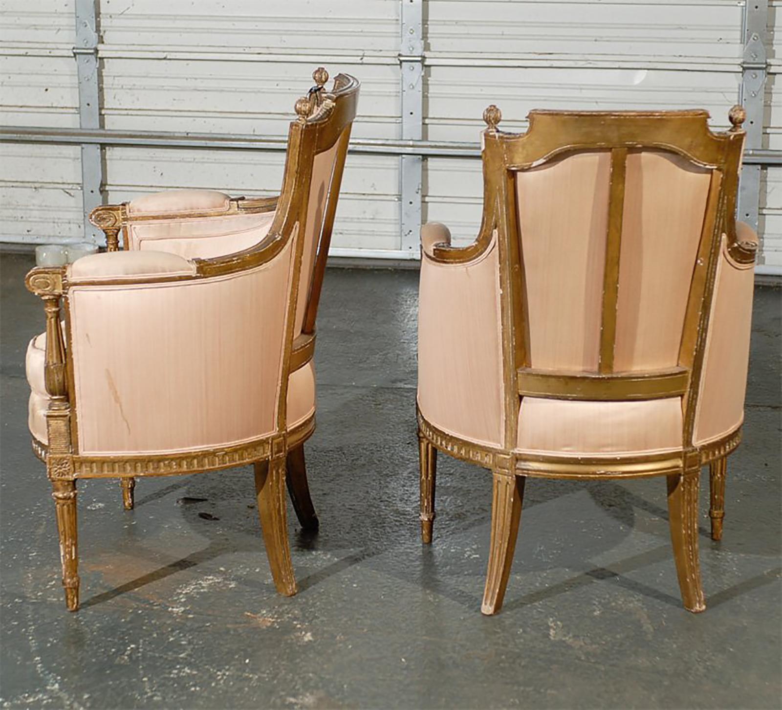 Pair of 20th Century Louis XVI Style Giltwood Bergère Chairs im Zustand „Gut“ in Atlanta, GA
