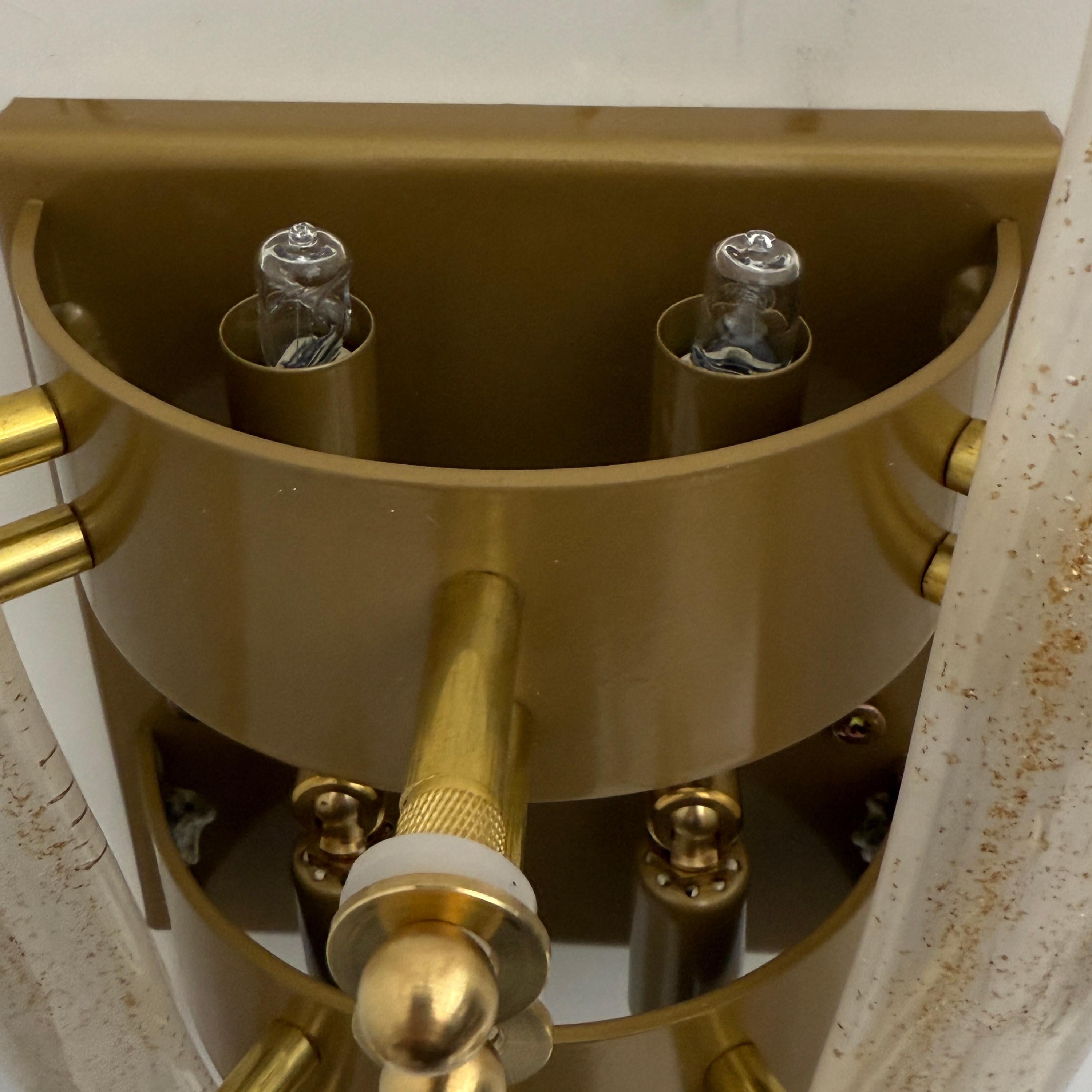 Zwei moderne Wandleuchter des 20. Jahrhunderts aus mattiertem Muranoglas und Blattgold im Angebot 4