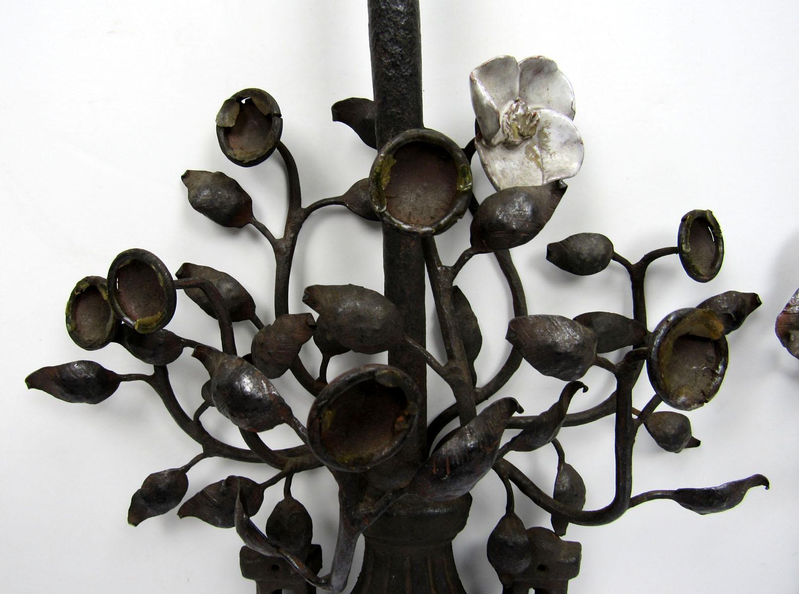Pair of 20th Century Neoclassical Iron Sconces In Good Condition In Dallas, TX