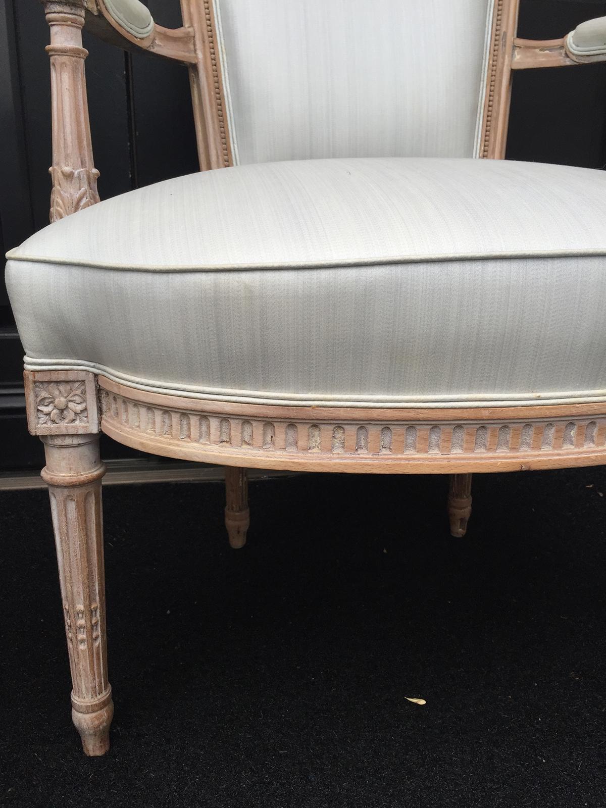 Pair of 20th Century Neoclassical Louis XVI Style Open Armchairs For Sale 1
