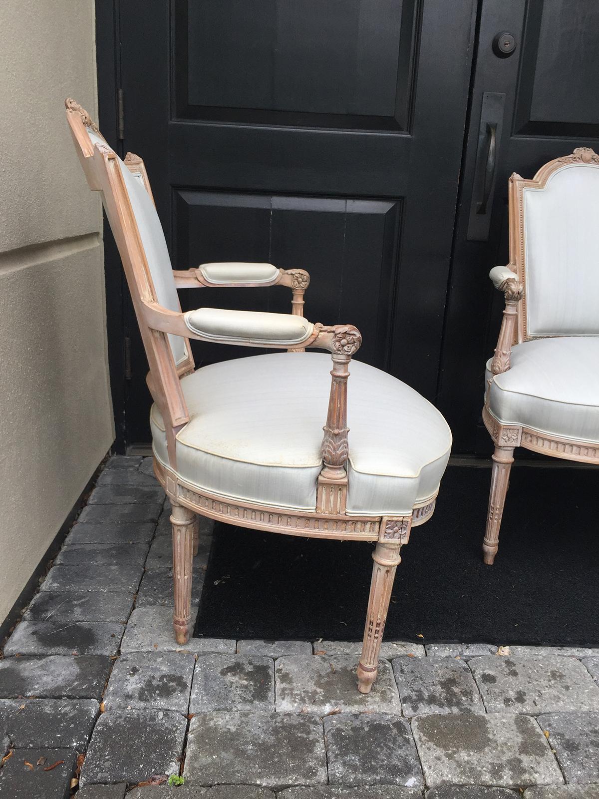 Pair of 20th Century Neoclassical Louis XVI Style Open Armchairs For Sale 2