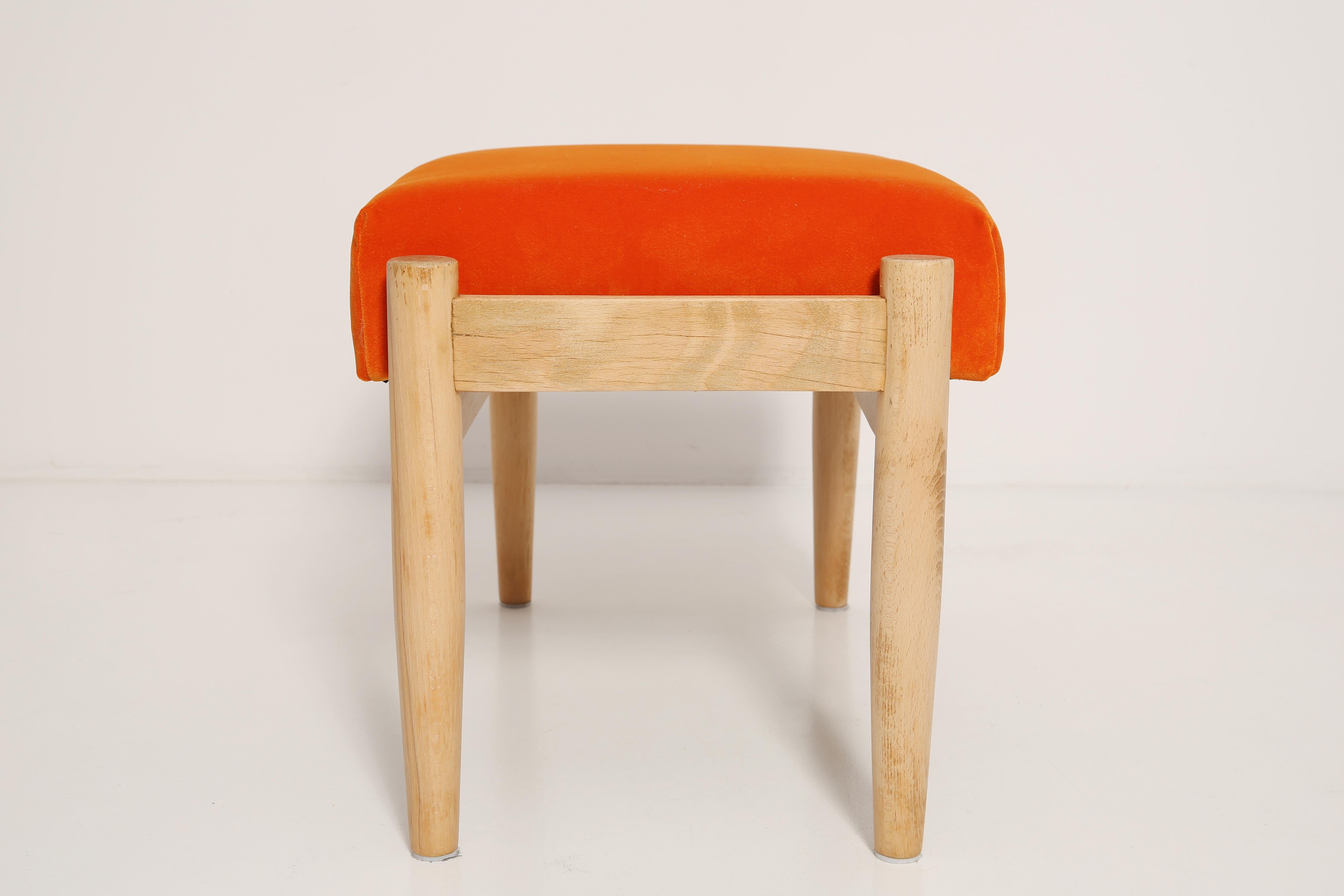 Paar orangefarbene Vintage-Fußhocker aus Samt des 20. Jahrhunderts, Edmund Homa, 1960er Jahre im Angebot 1