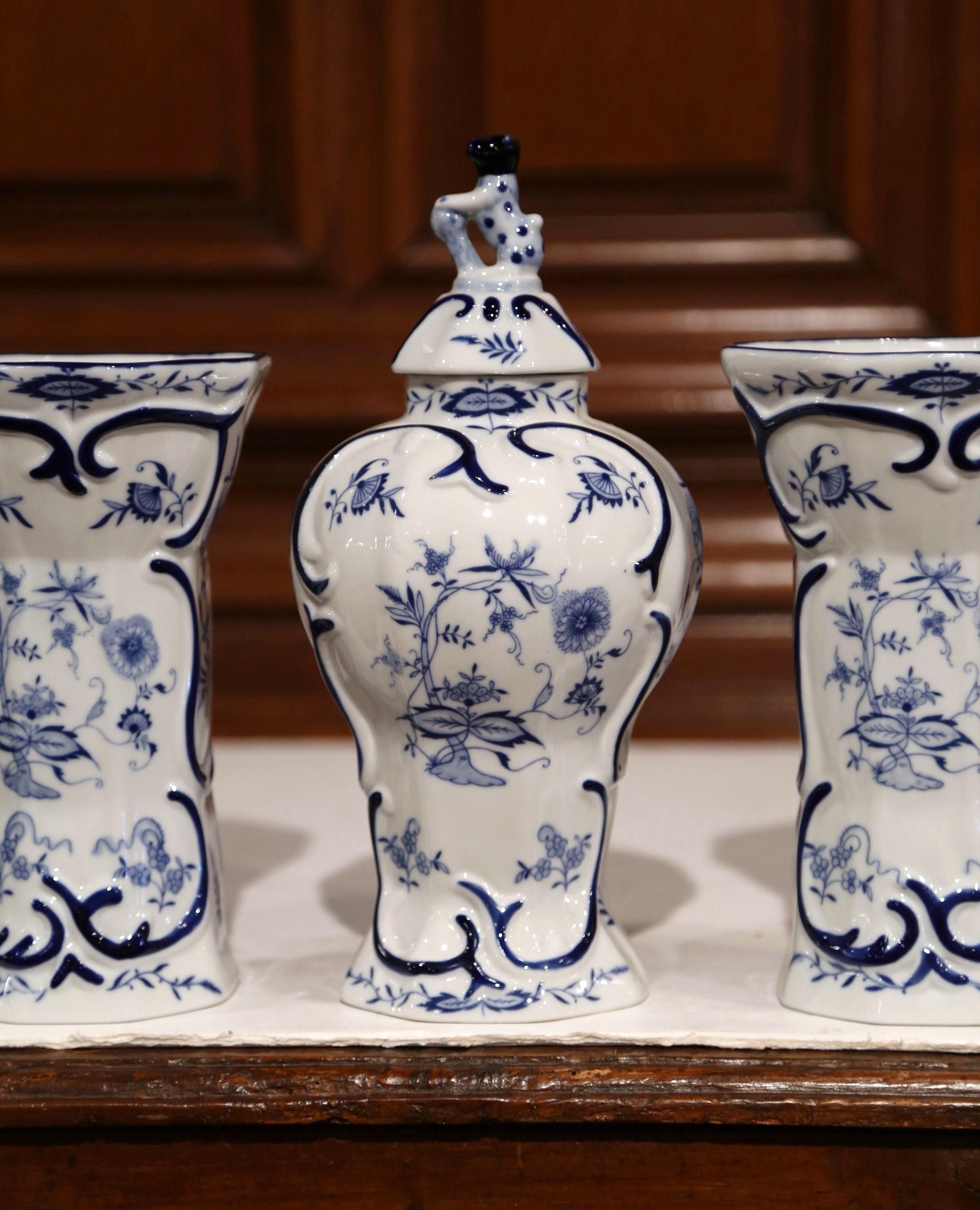 Dutch Pair of 20th Century Painted Blue and White Delft Vases and Matching Ginger Jar