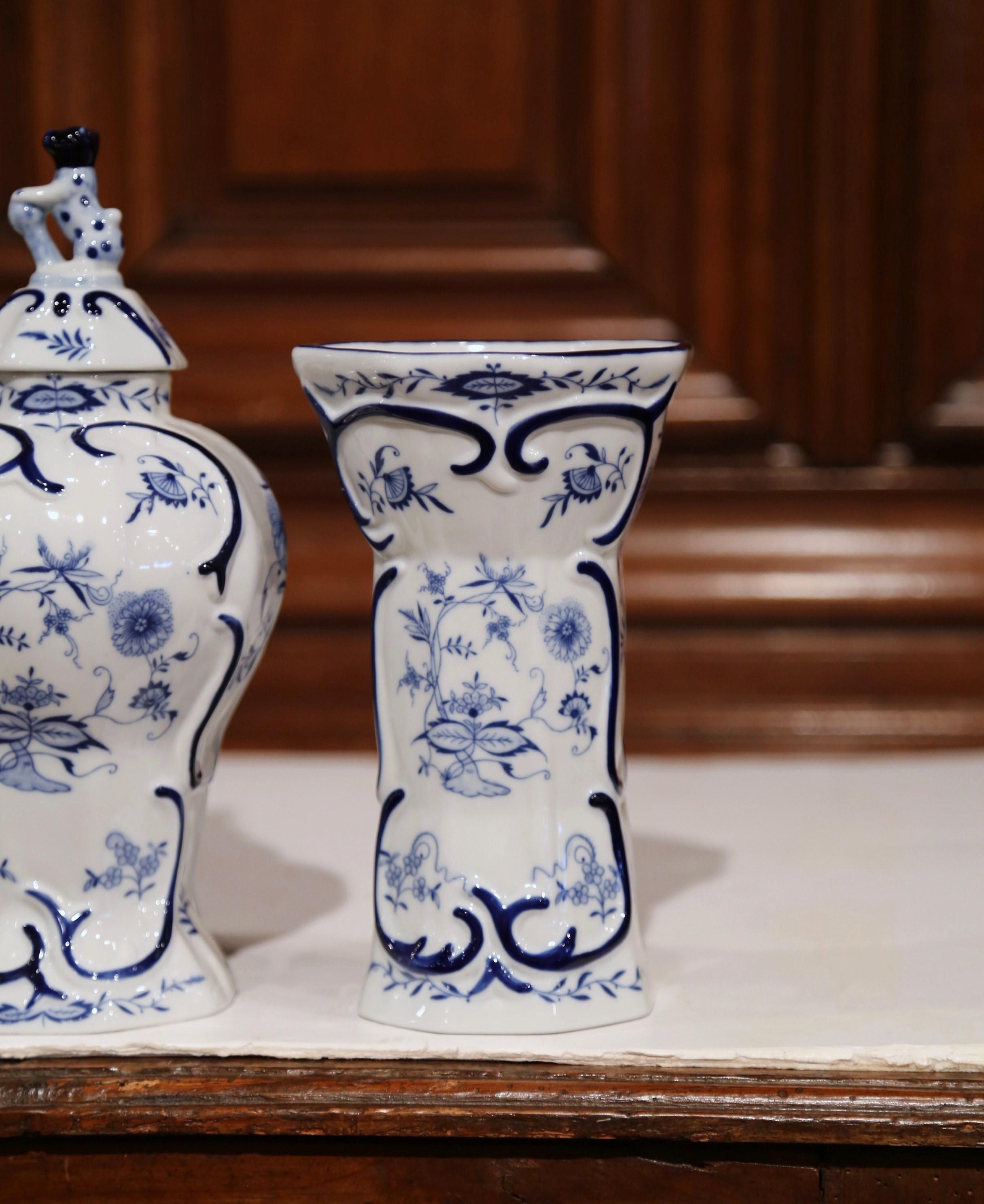 Hand-Crafted Pair of 20th Century Painted Blue and White Delft Vases and Matching Ginger Jar
