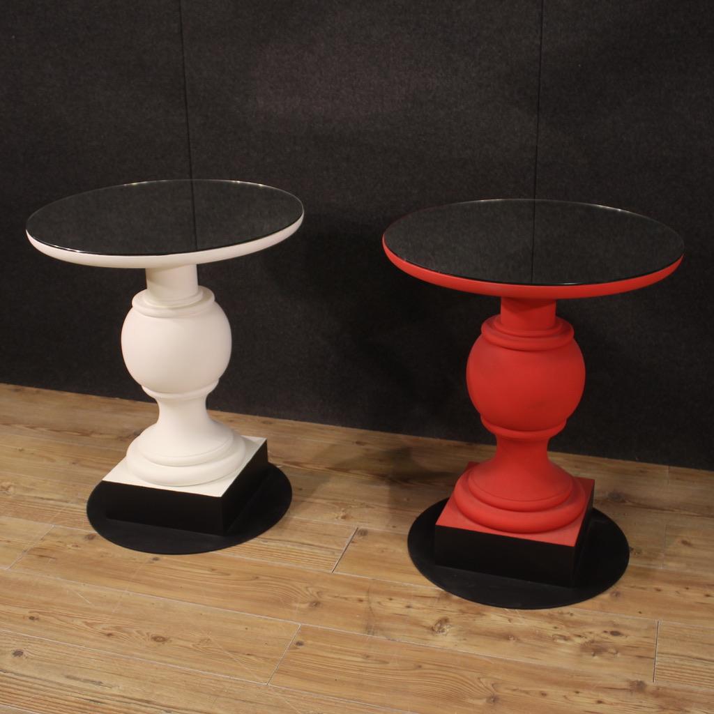 Paire de tables d'appoint italiennes du 20e siècle en bois peint rouge et blanc, 1970 en vente 2
