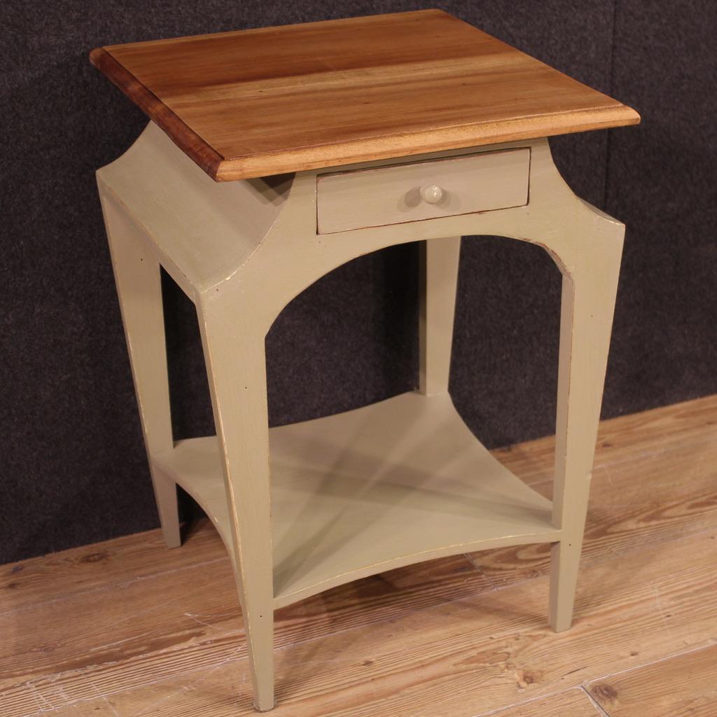 Pair of 20th Century Painted Wood Italian Design Bedside Tables, 1980 in vendita 4