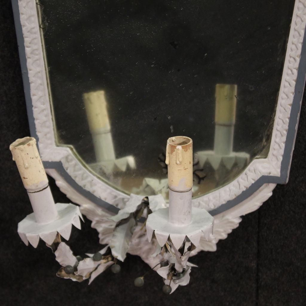 Italian Paire de miroirs italiens de style Louis XVI en bois peint du 20e siècle, années 1950 en vente