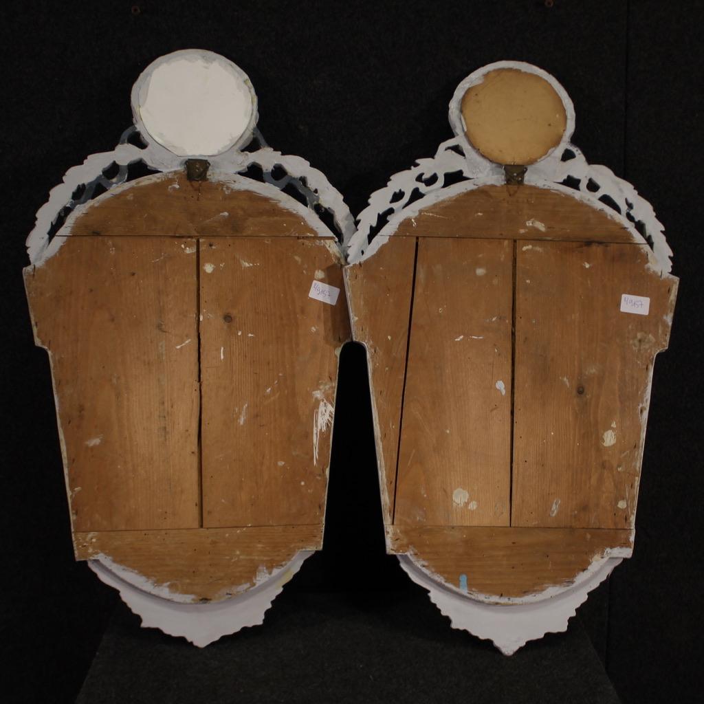 Paire de miroirs italiens de style Louis XVI en bois peint du 20e siècle, années 1950 en vente 1