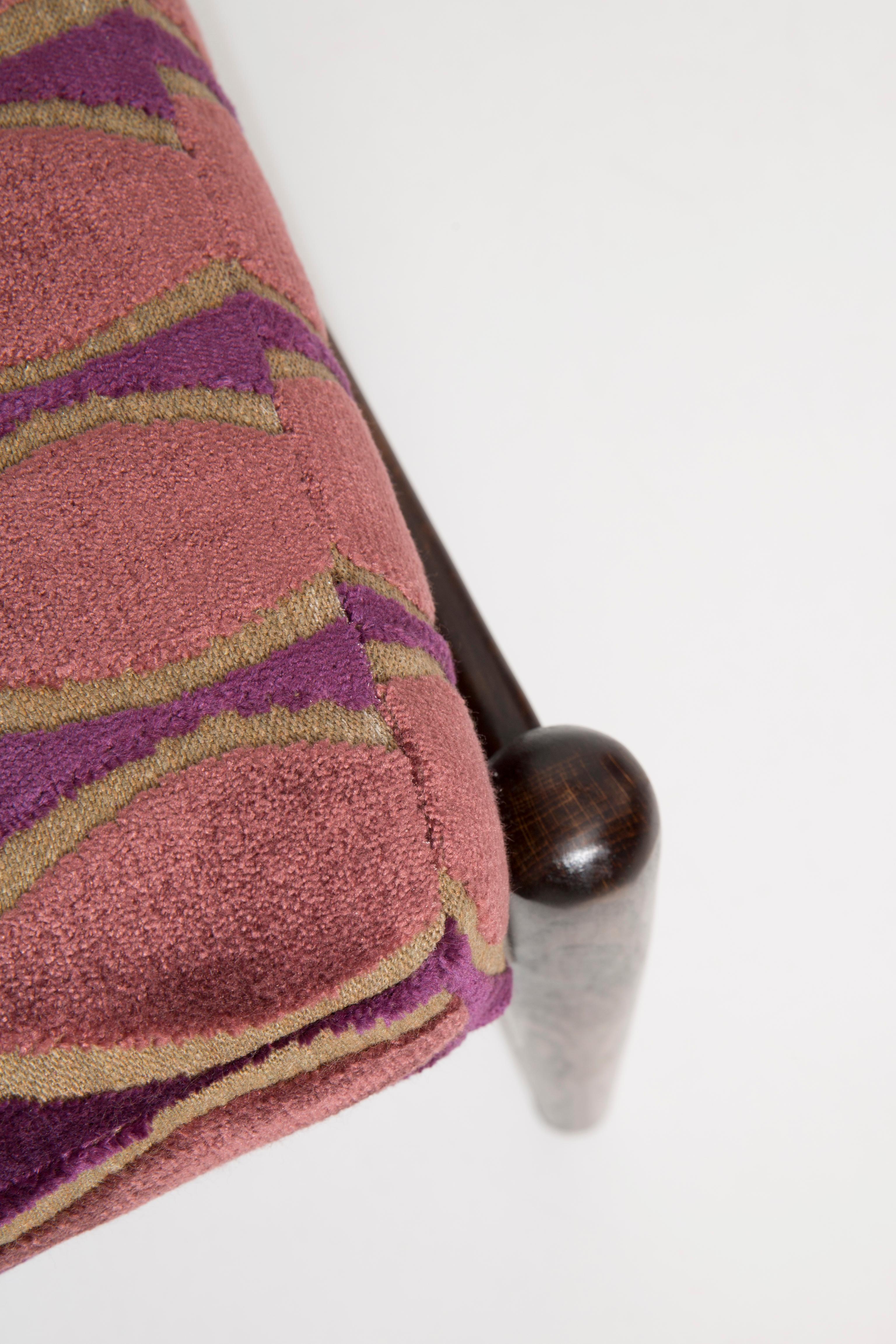 Paar Vintage-Fußhocker aus Samt mit rosa Muster aus dem 20. Jahrhundert, Edmund Homa, 1960er Jahre im Zustand „Hervorragend“ im Angebot in 05-080 Hornowek, PL