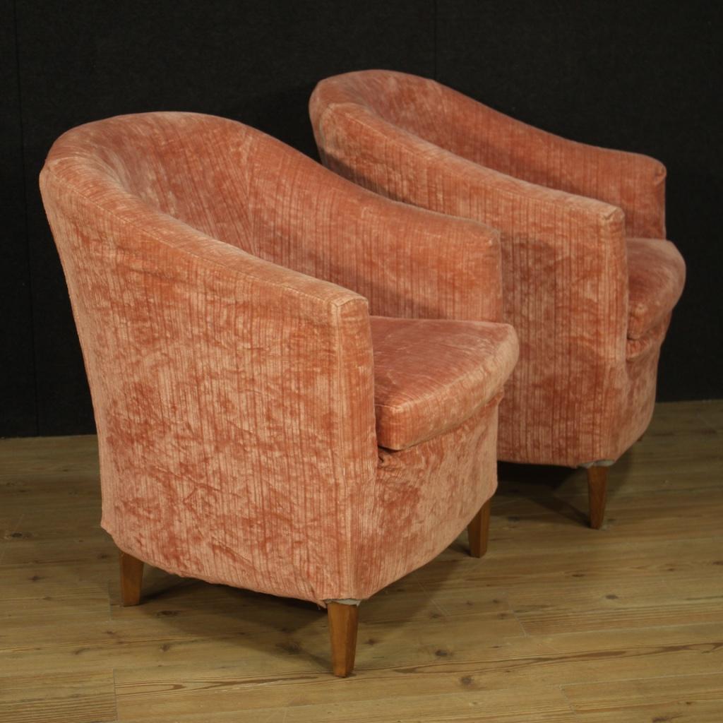 Pair of 20th Century Pink Velvet and Beech Italian Design Armchairs, 1970 In Good Condition In Vicoforte, Piedmont