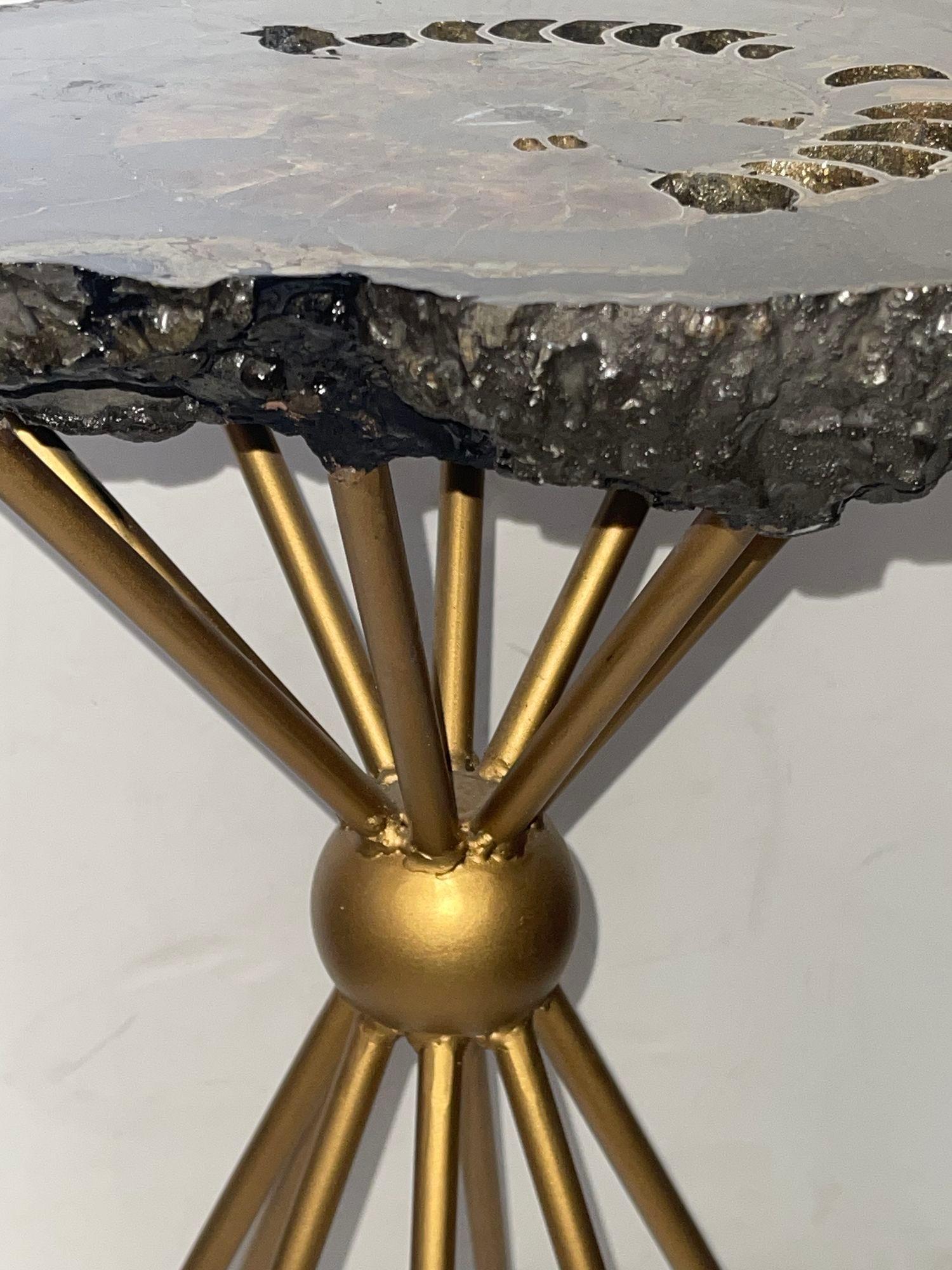 Paire de tables d'appoint russes Ammonite du 20ème siècle en vente 1