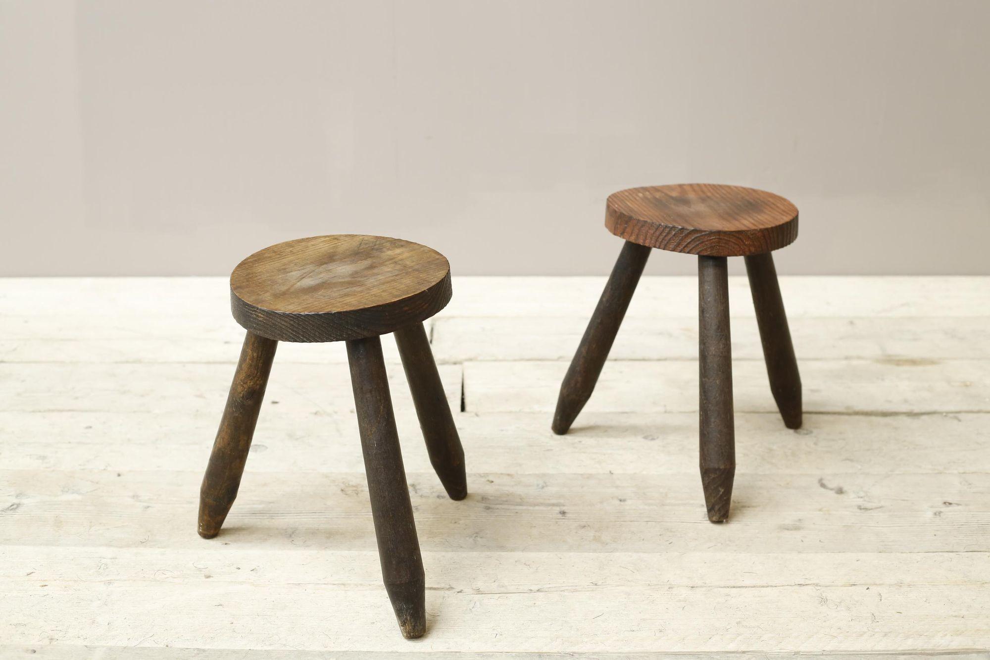 These are a great looking pair of rustic French stools that made ideal side tables. Simply made but designed well so easy to place. The tops are single pieces and do have a slight irregular nature to them but all perfectly fine for use for a mug or